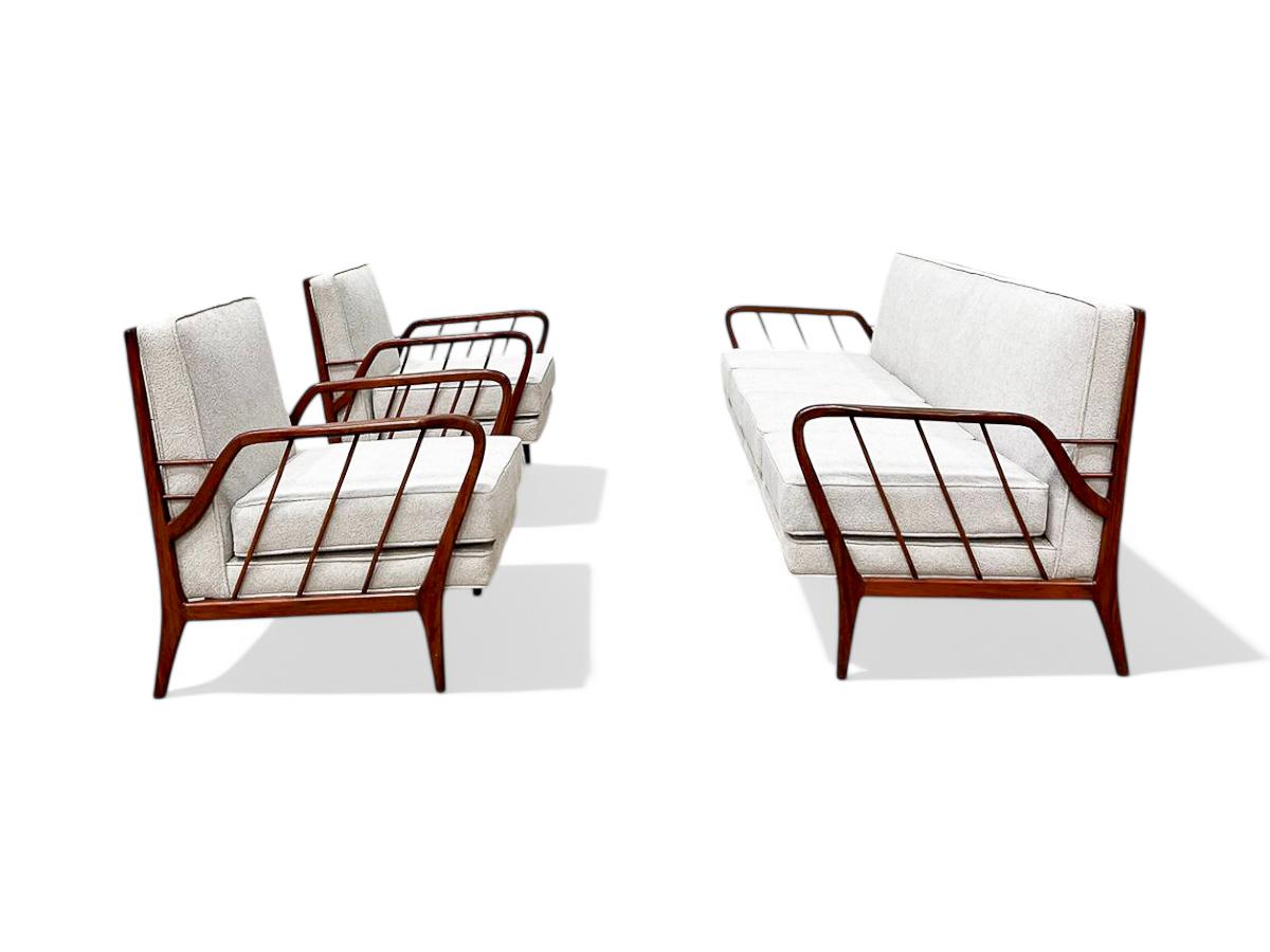 Brazilian Modern Sofa in Hardwood & Boucle, Rino Levi , 1960s, Brazil For Sale 2