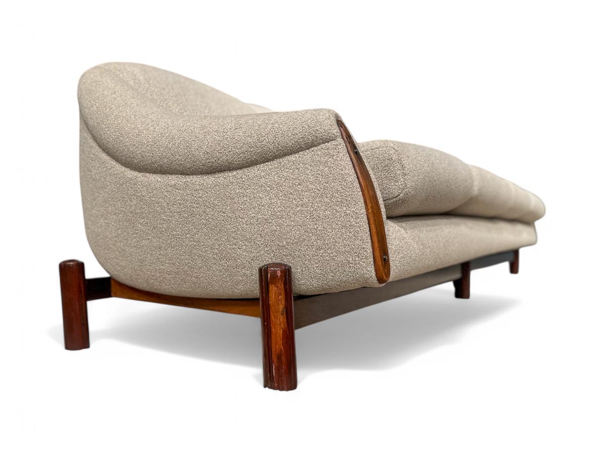 Brazilian Modern Sofa in Hardwood, Camel Boucle, Cimo, 1960ss 5