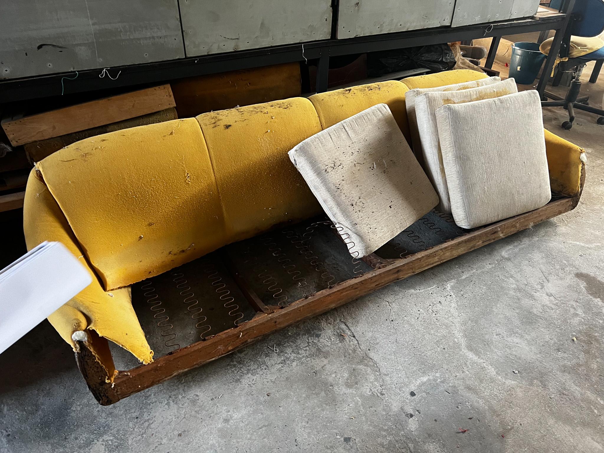 Brazilian Modern Sofa in Hardwood, Grey Leather & White Fabric by Cimo, 1960s For Sale 5