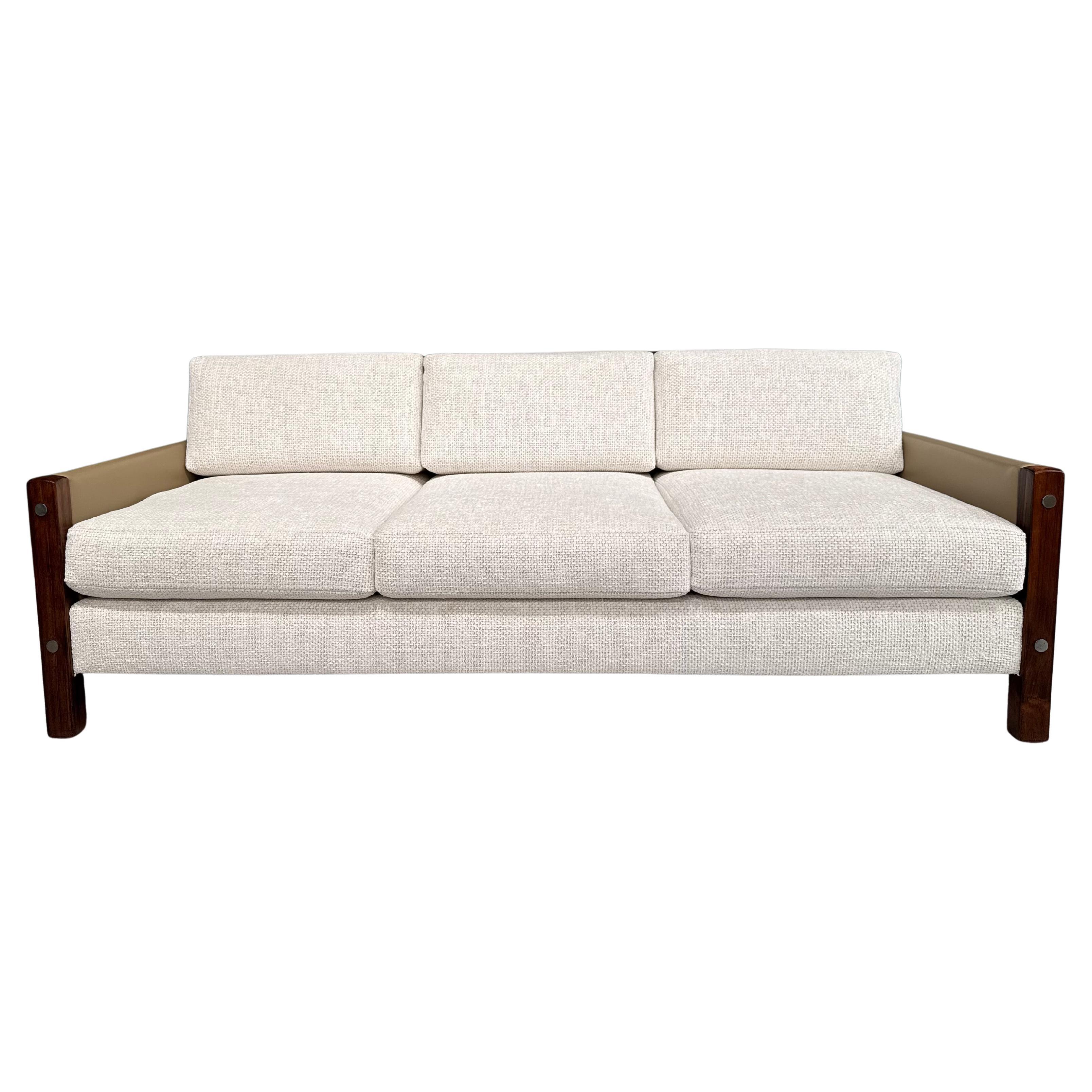 Brazilian Modern Sofa in Hardwood, Leather & Fabric, Sergio Rodrigues, 1960s For Sale