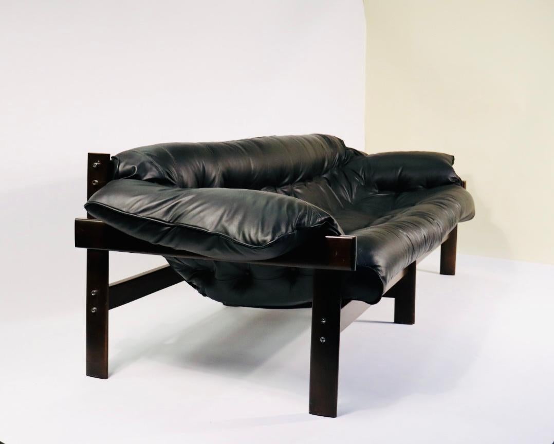 Brazilian Modern Sofa Mp-41 Designed by Percival Lafer in black leather In Distressed Condition In San Diego, CA