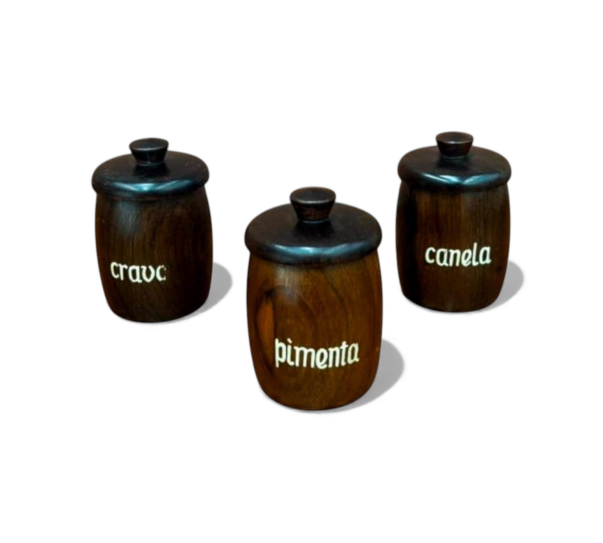 Porte-épices moderne brésilien avec 3 conteneurs en bois dur, Casa Finland, années 1960 en vente 4