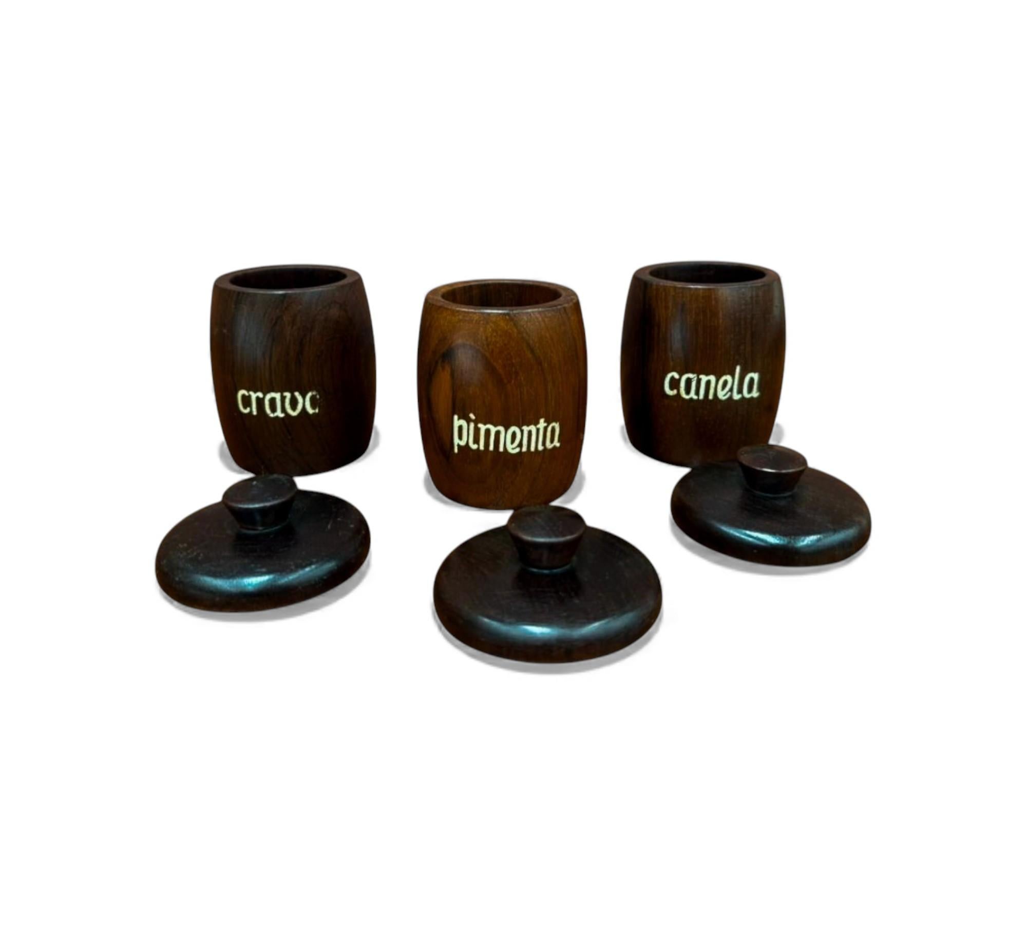 Porte-épices moderne brésilien avec 3 conteneurs en bois dur, Casa Finland, années 1960 en vente 6