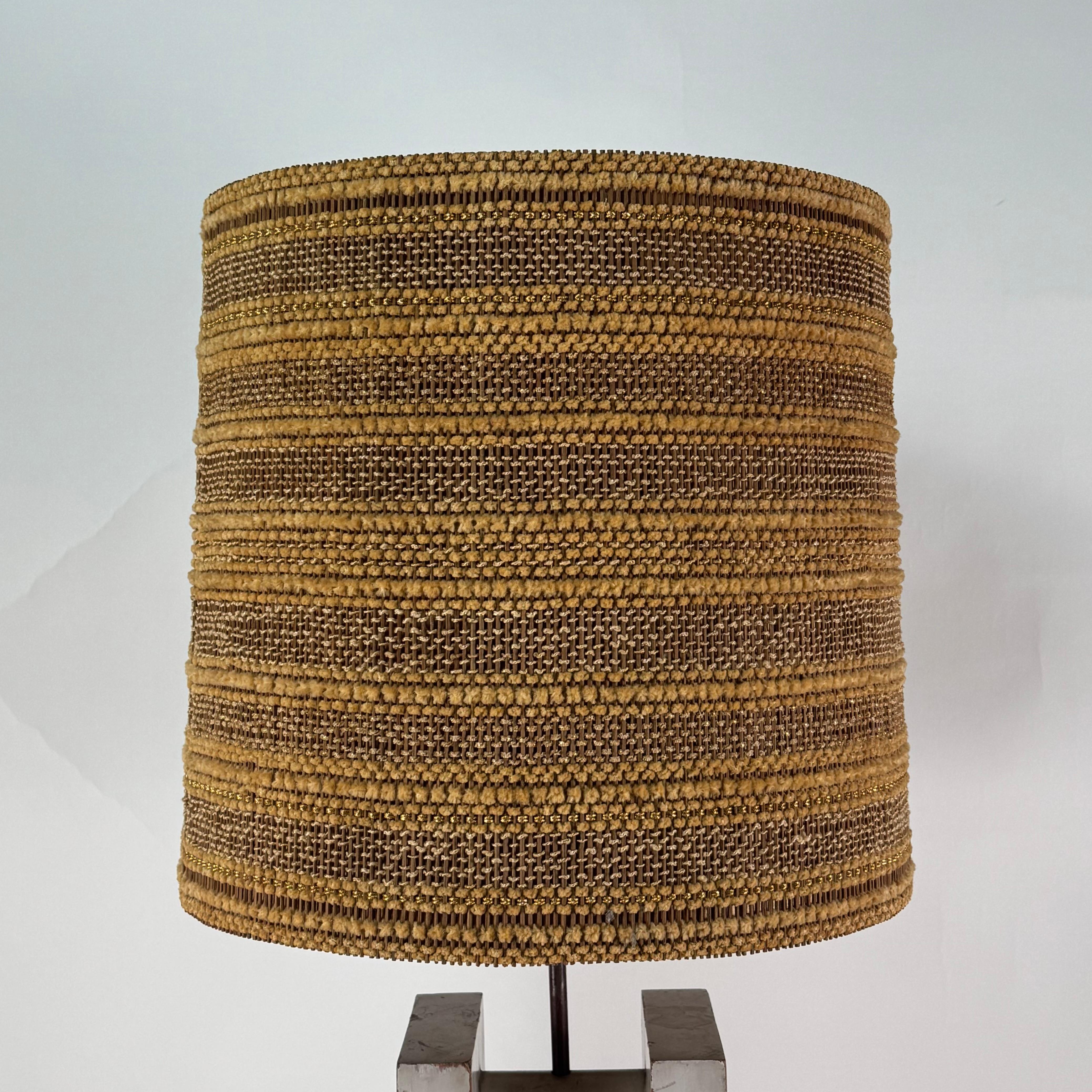 Américain Lampe de table moderne brésilienne de Celina Decorações avec abat-jour tissé de Maria Kipp en vente