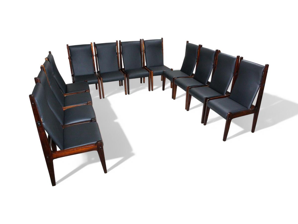 Brazilian Modern Twelve Chair Set in Hardwood & Leather, Sergio Rodrigues, 1960s In Good Condition For Sale In New York, NY