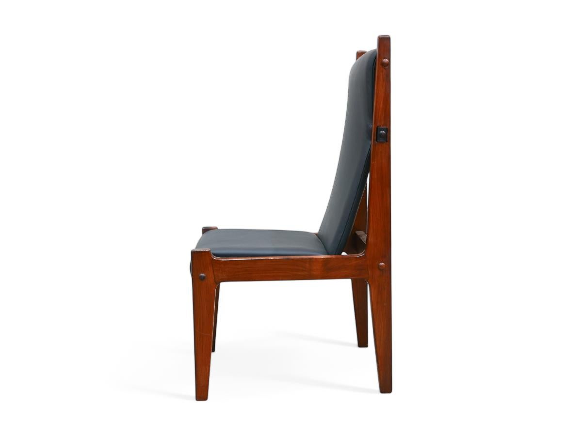 Brazilian Modern Twelve Chair Set in Hardwood & Leather, Sergio Rodrigues, 1960s For Sale 5