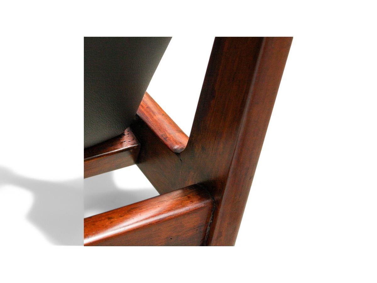 Brazilian Modern Twelve Chair Set in Hardwood & Leather, Sergio Rodrigues, 1960s For Sale 11