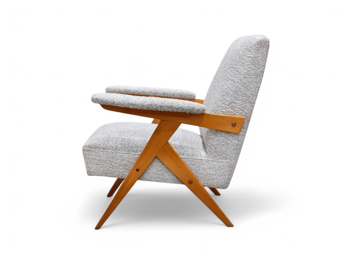 20th Century Brazilian Modern “Z” Armchair in Hardwood and Boucle, Jose Zanine Caldas, 1950s For Sale