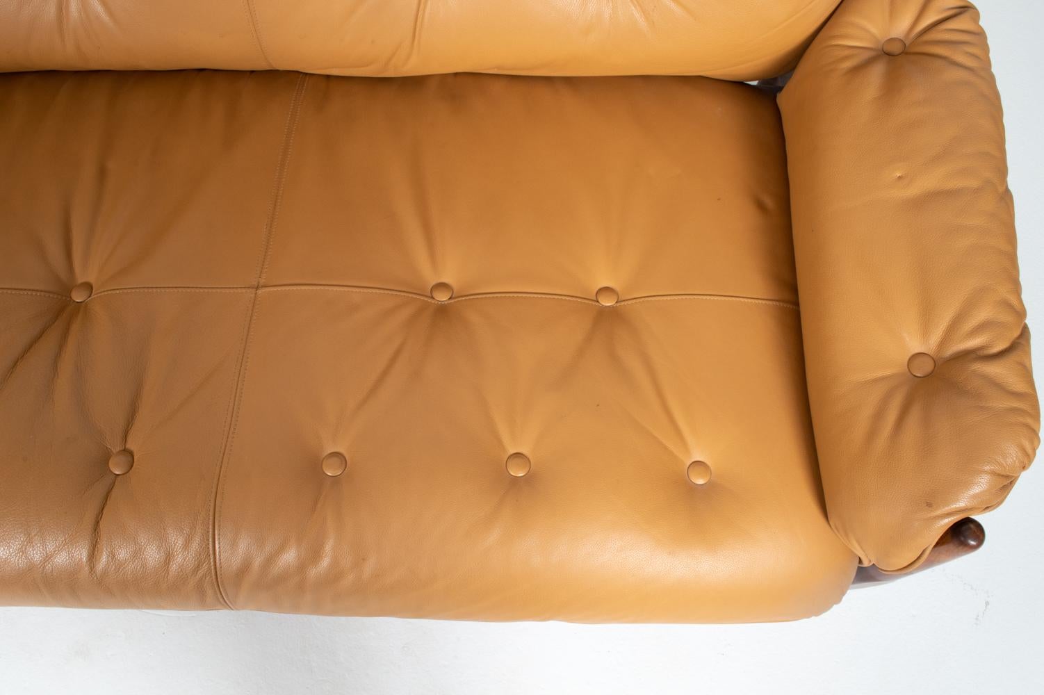 20th Century Brazilian Modernist Rosewood & Leather Sofa, circa 1970s For Sale