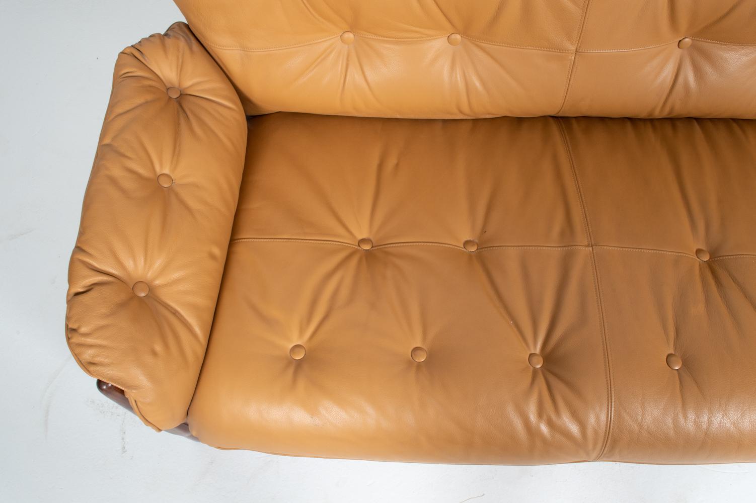 Brazilian Modernist Rosewood & Leather Sofa, circa 1970s For Sale 3