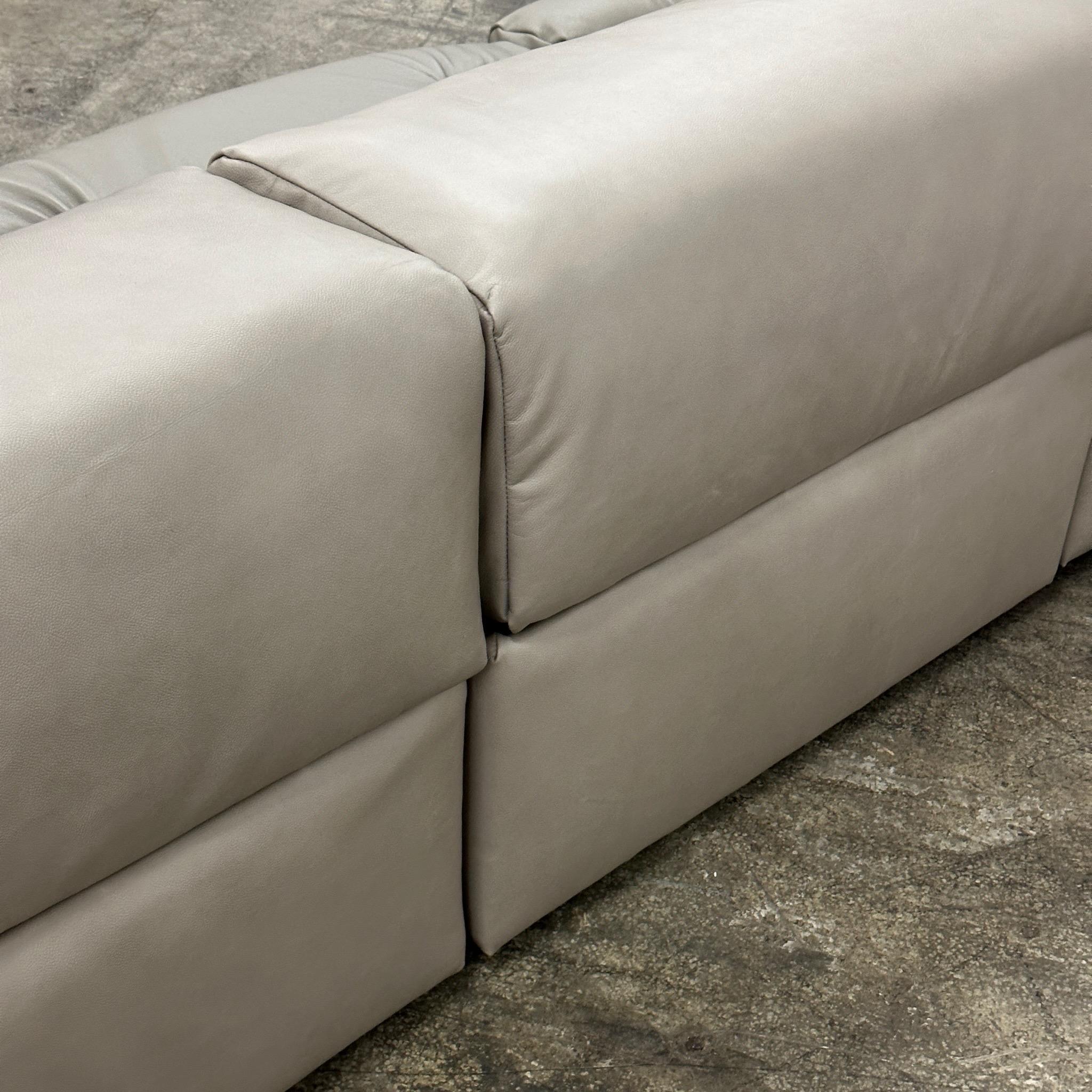 Modulares brasilianisches Leders Sofa/Stühle von Percival Lafer im Angebot 2