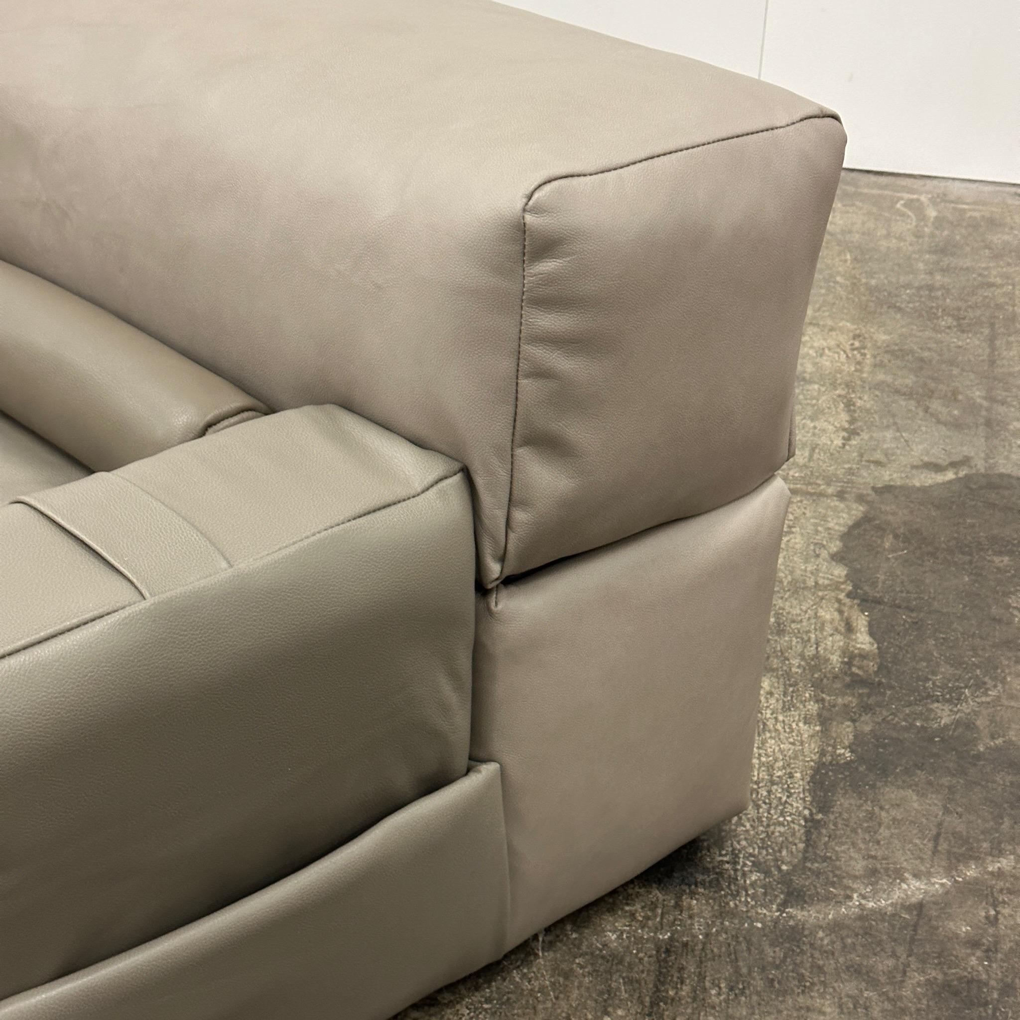Modulares brasilianisches Leders Sofa/Stühle von Percival Lafer im Angebot 3