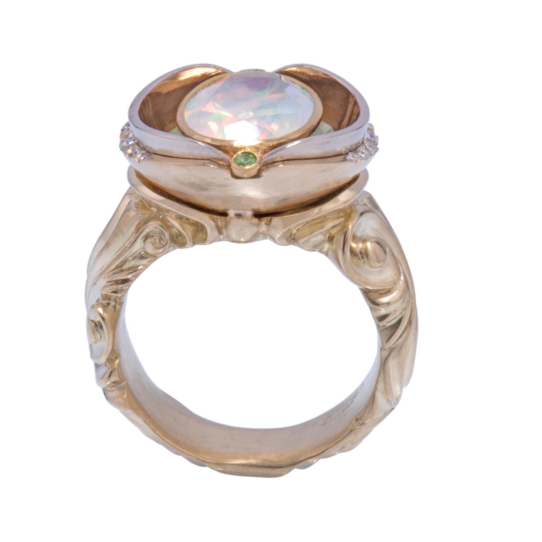 Brazilian Opal Ring in White and Yellow Gold In New Condition For Sale In Santa Fe, NM