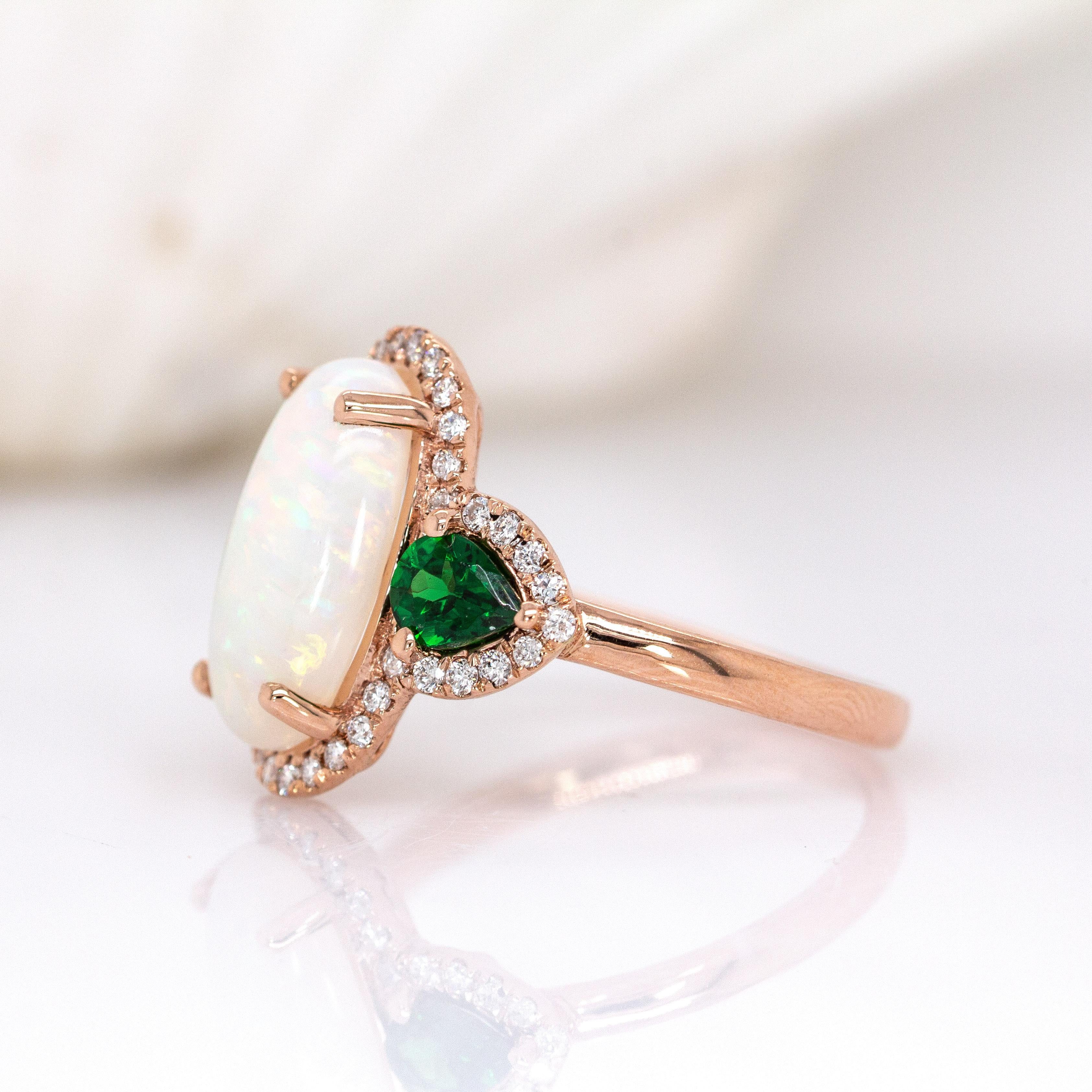 Brasilianischer Opal W Erde abgebaut Diamant Halo in 14k Solid Rose Gold  18x8mm , OV Damen im Angebot