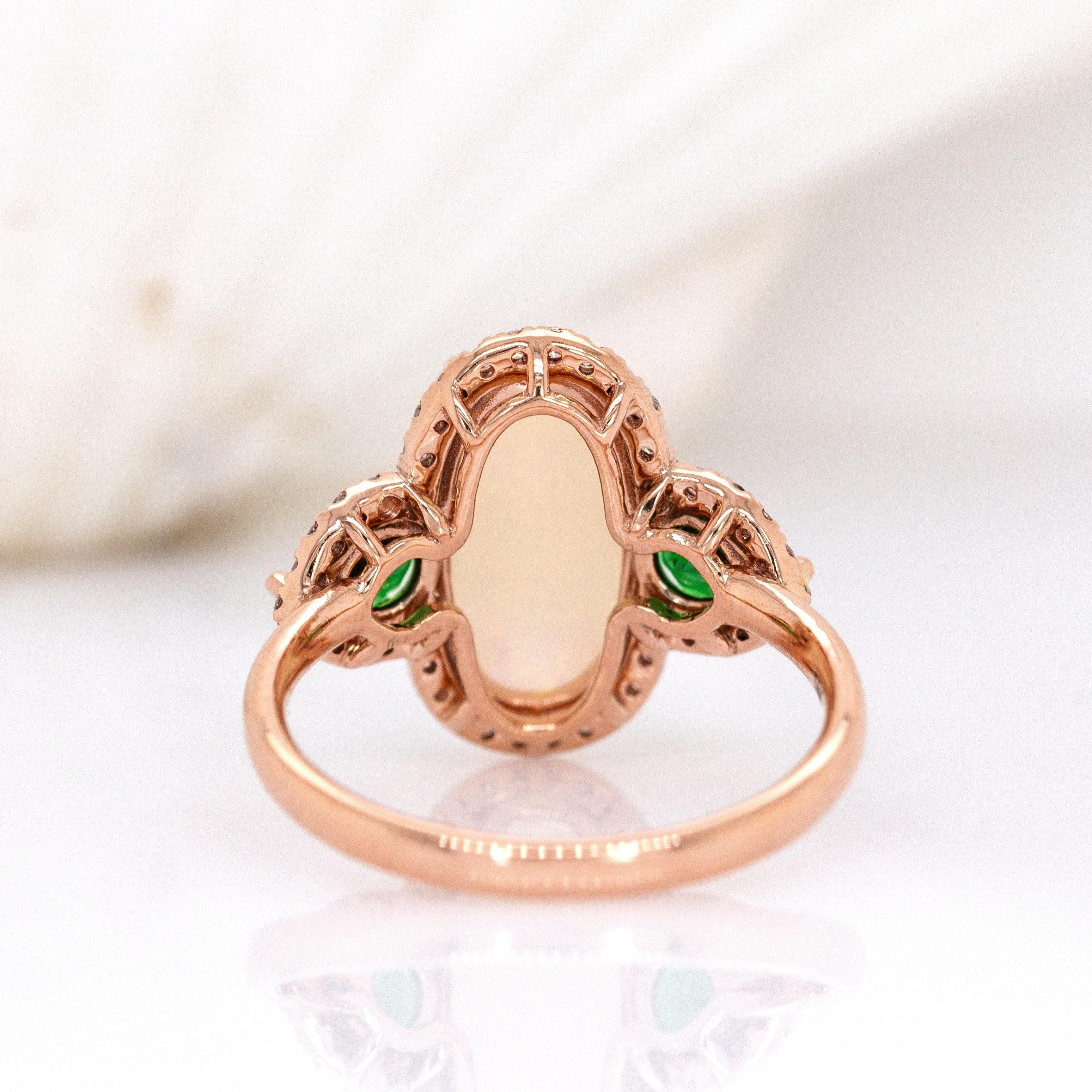 Brasilianischer Opal W Erde abgebaut Diamant Halo in 14k Solid Rose Gold  18x8mm , OV im Angebot 1