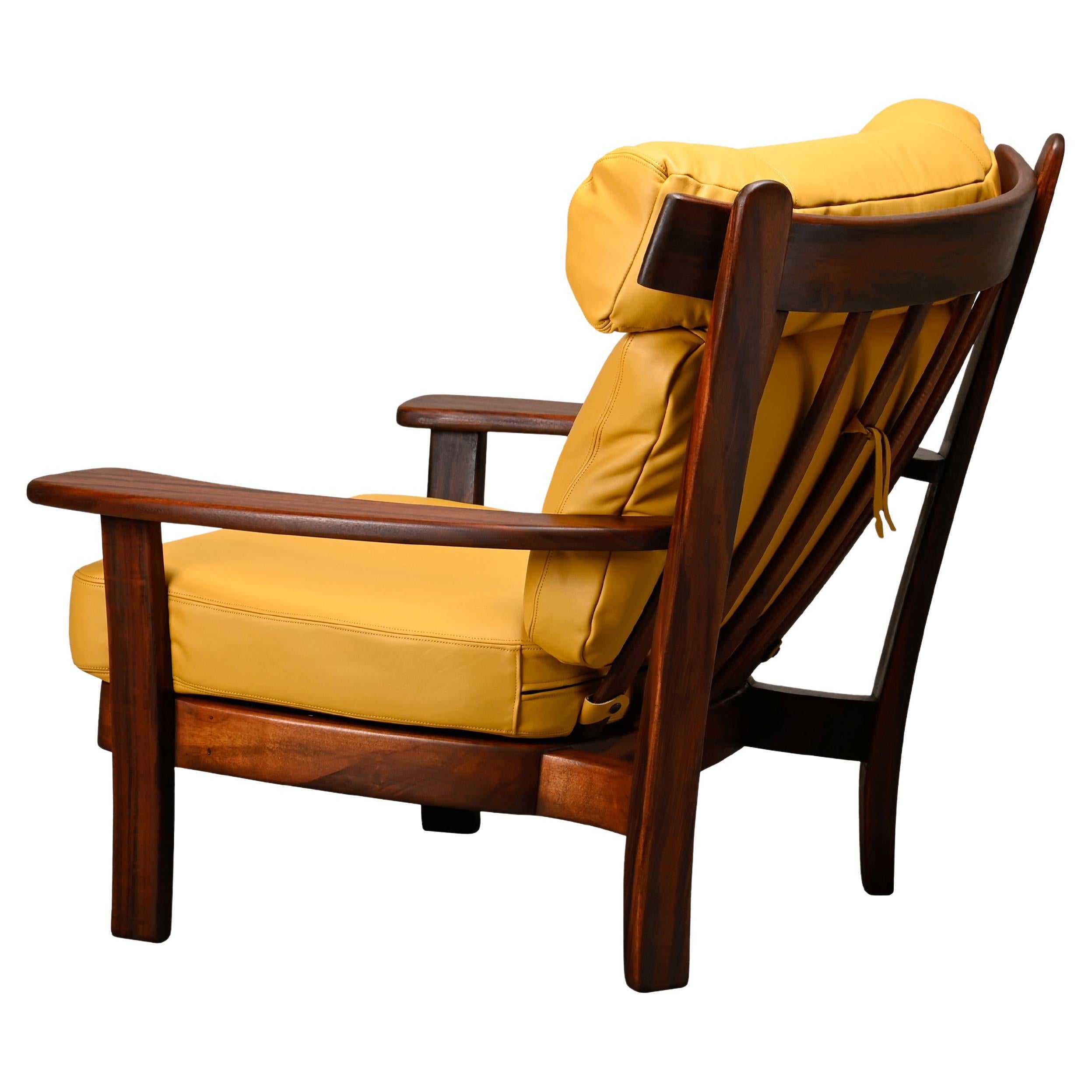 Chaise longue brésilienne en cuir ocre dans le style de Sergio Rodrigues en vente