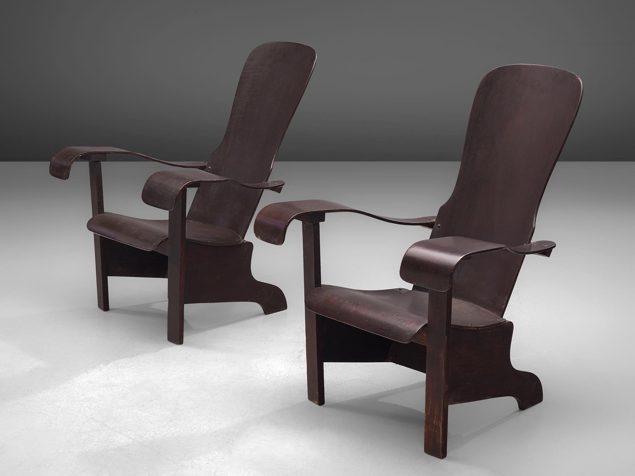 Brazilian Pair of Lounge Chairs in Dark Laminated Wood by Móveis Cimo  For Sale 2