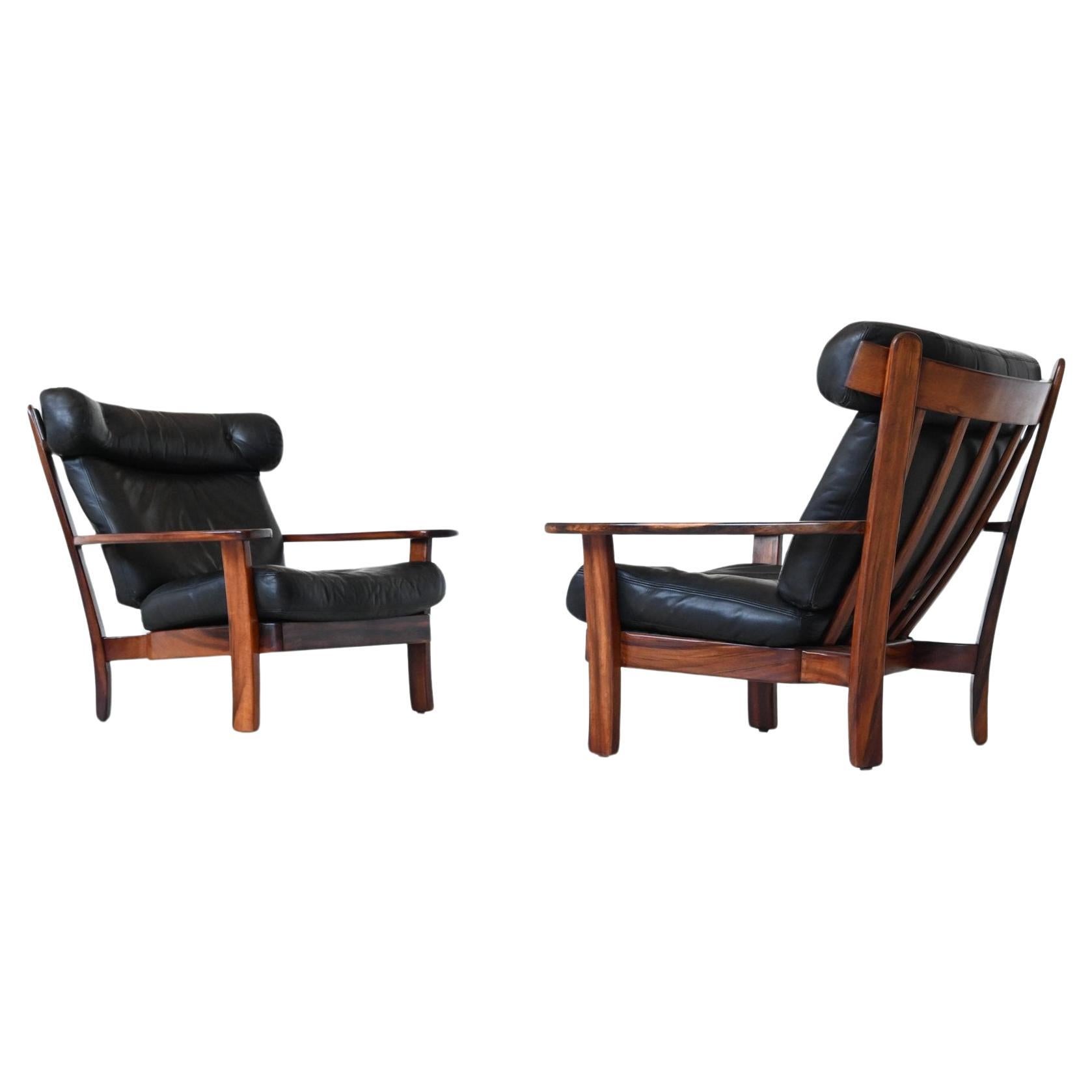 Paire de chaises longues brésiliennes Ox en bois dur et cuir Brésil 1960