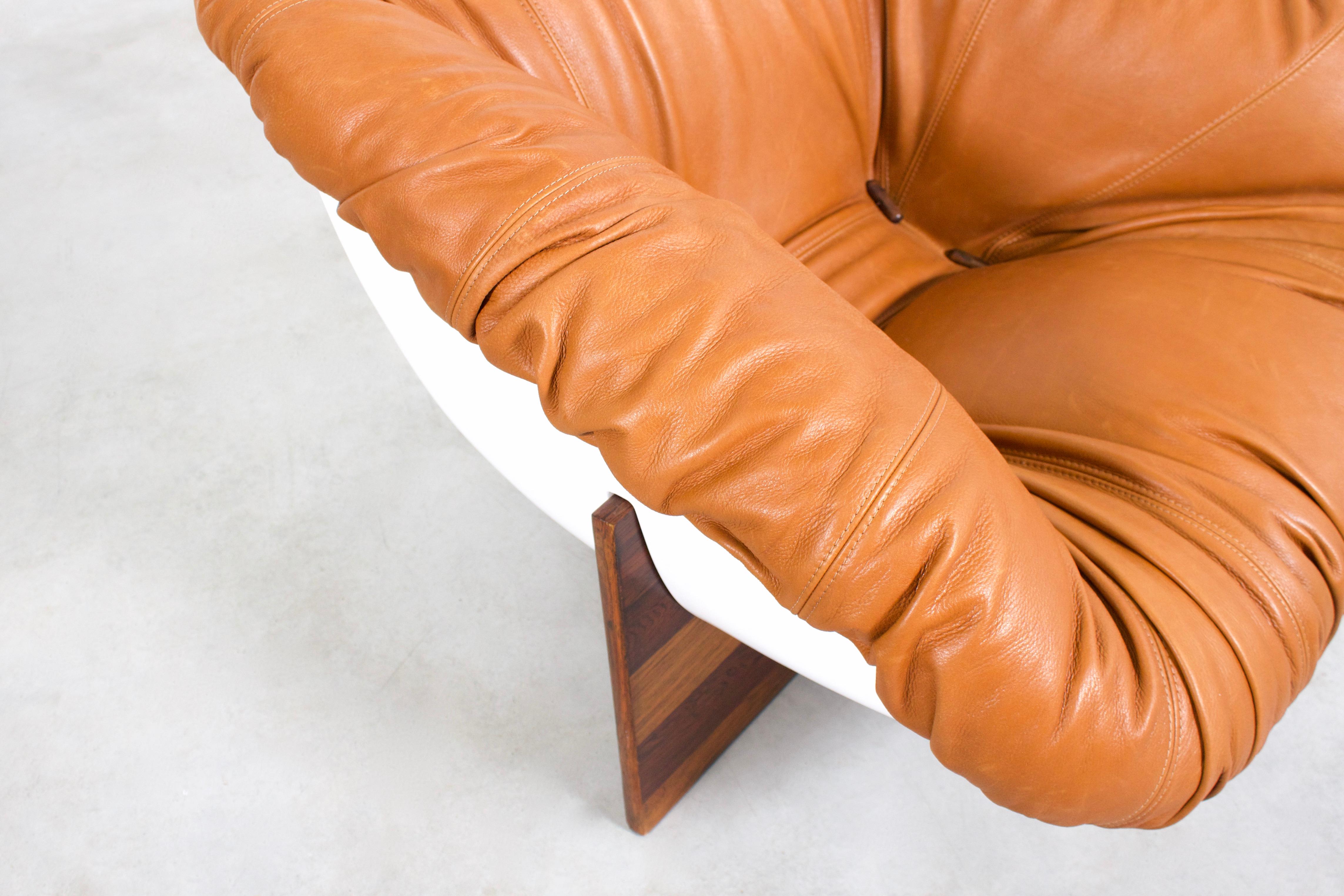 20th Century Brazilian Percival Lafer MP-61 Chair in Rosewood and Fiberglass, 1970s