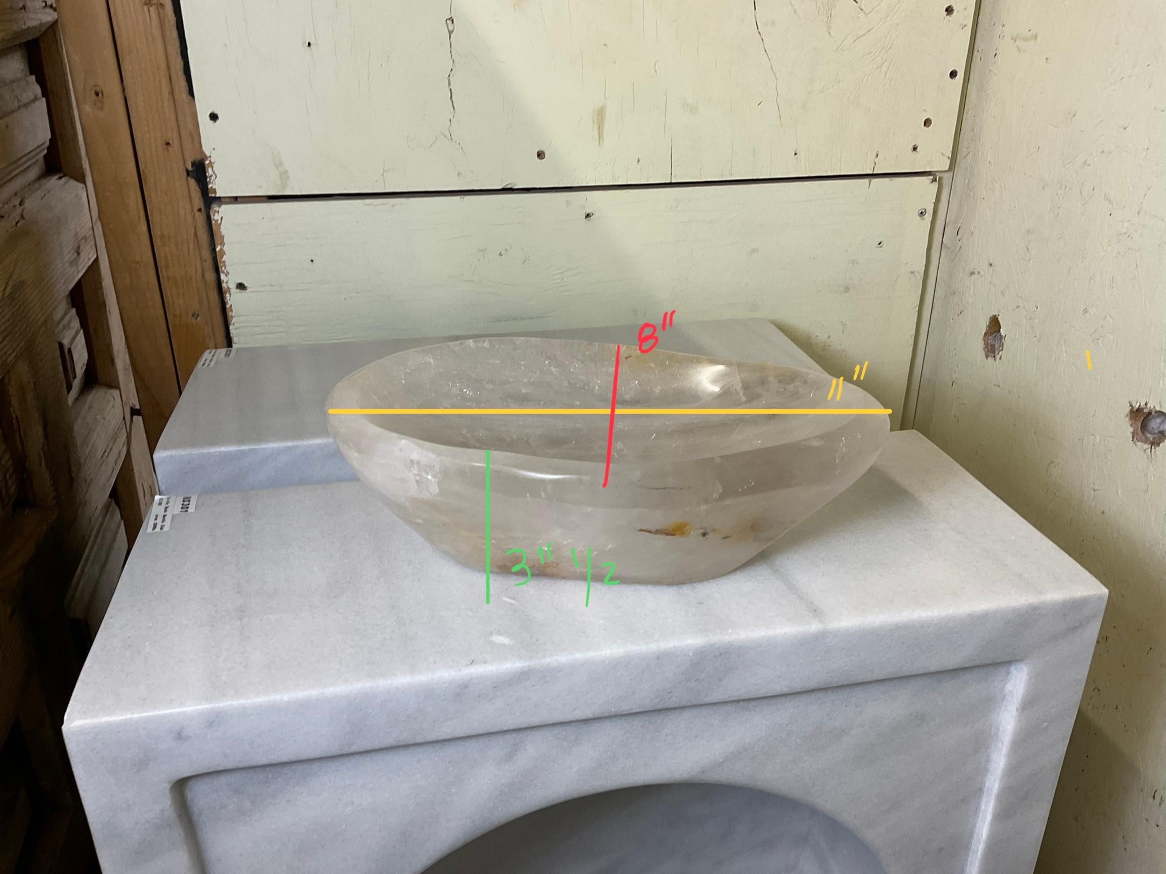Vasque en cristal de roche brésilien en vente 1