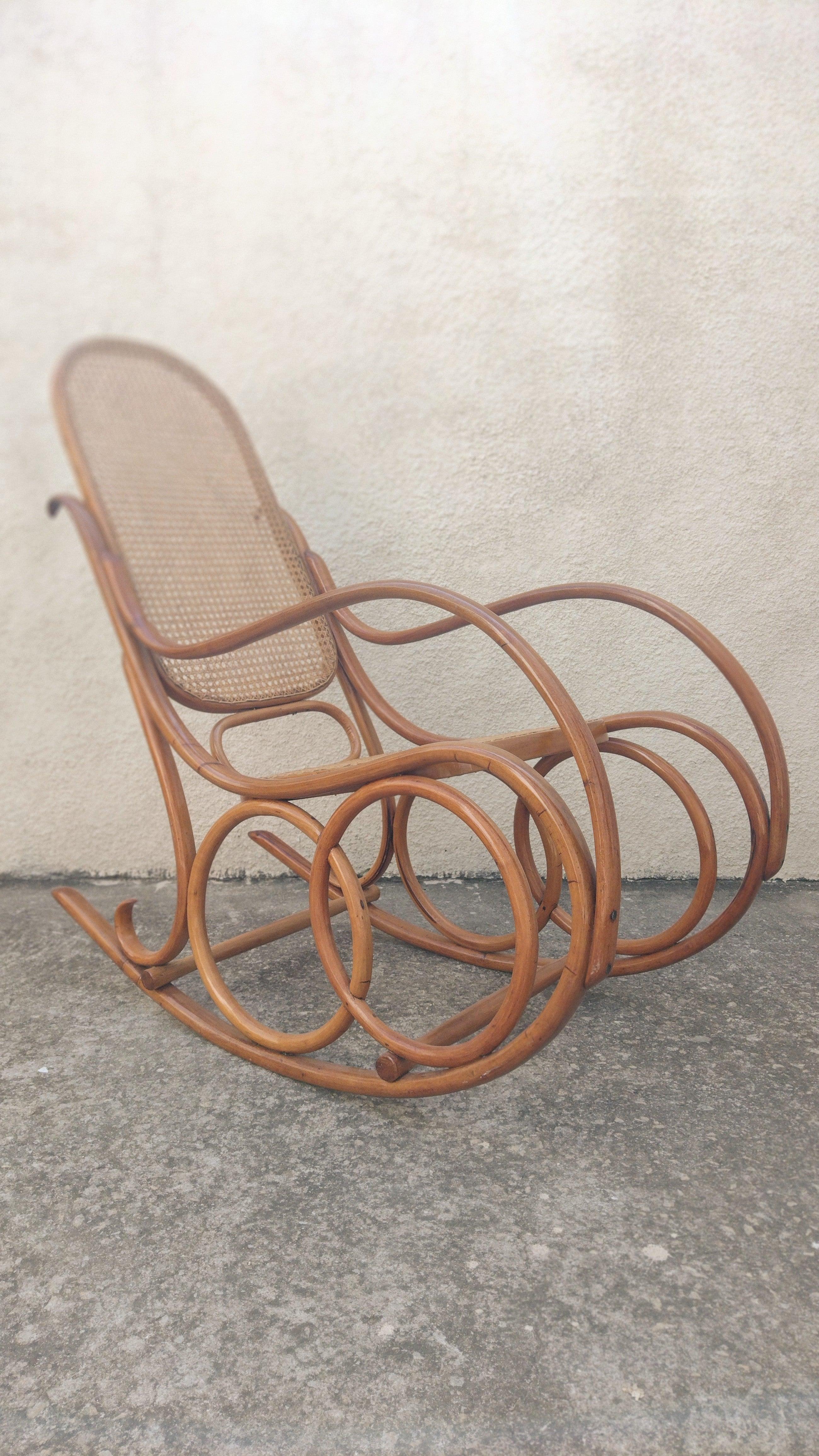 Brazilian Rocking Chair in Curved Wood and Indian Straw, 1960s For Sale 6