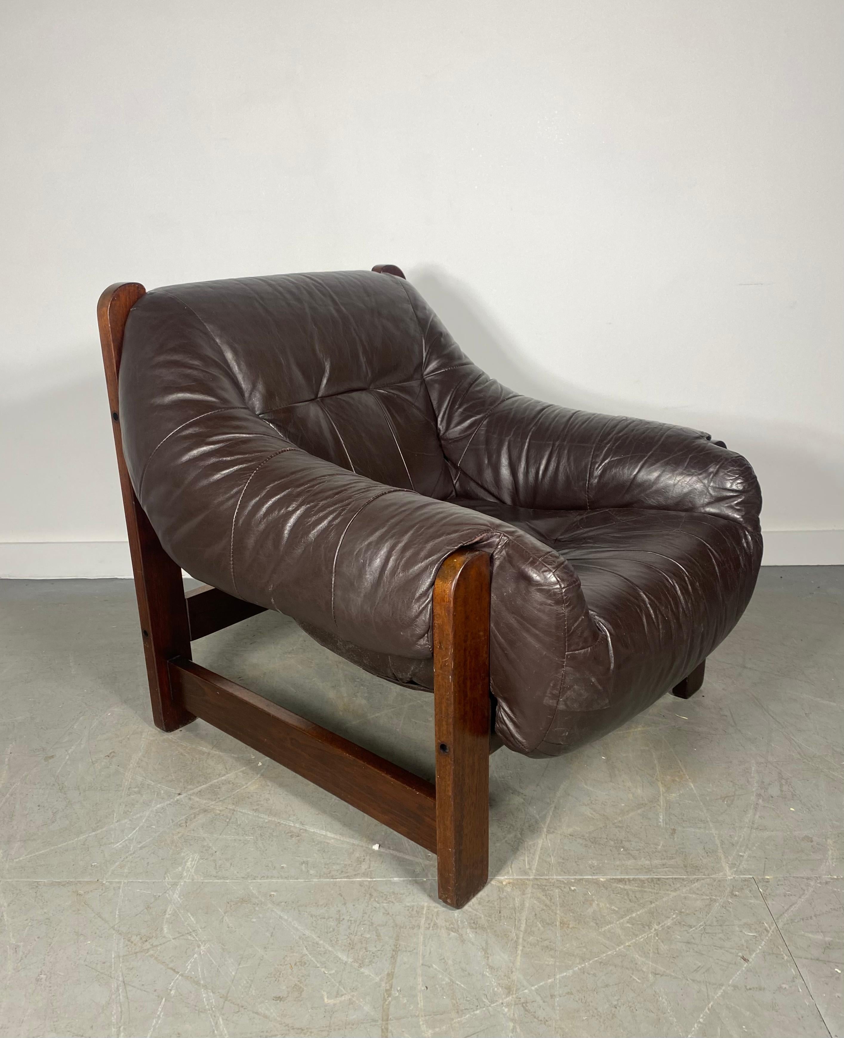 Brazilian Rosewood and Leather Lounge Chair Designed by Moveis Corazza In Good Condition In Buffalo, NY