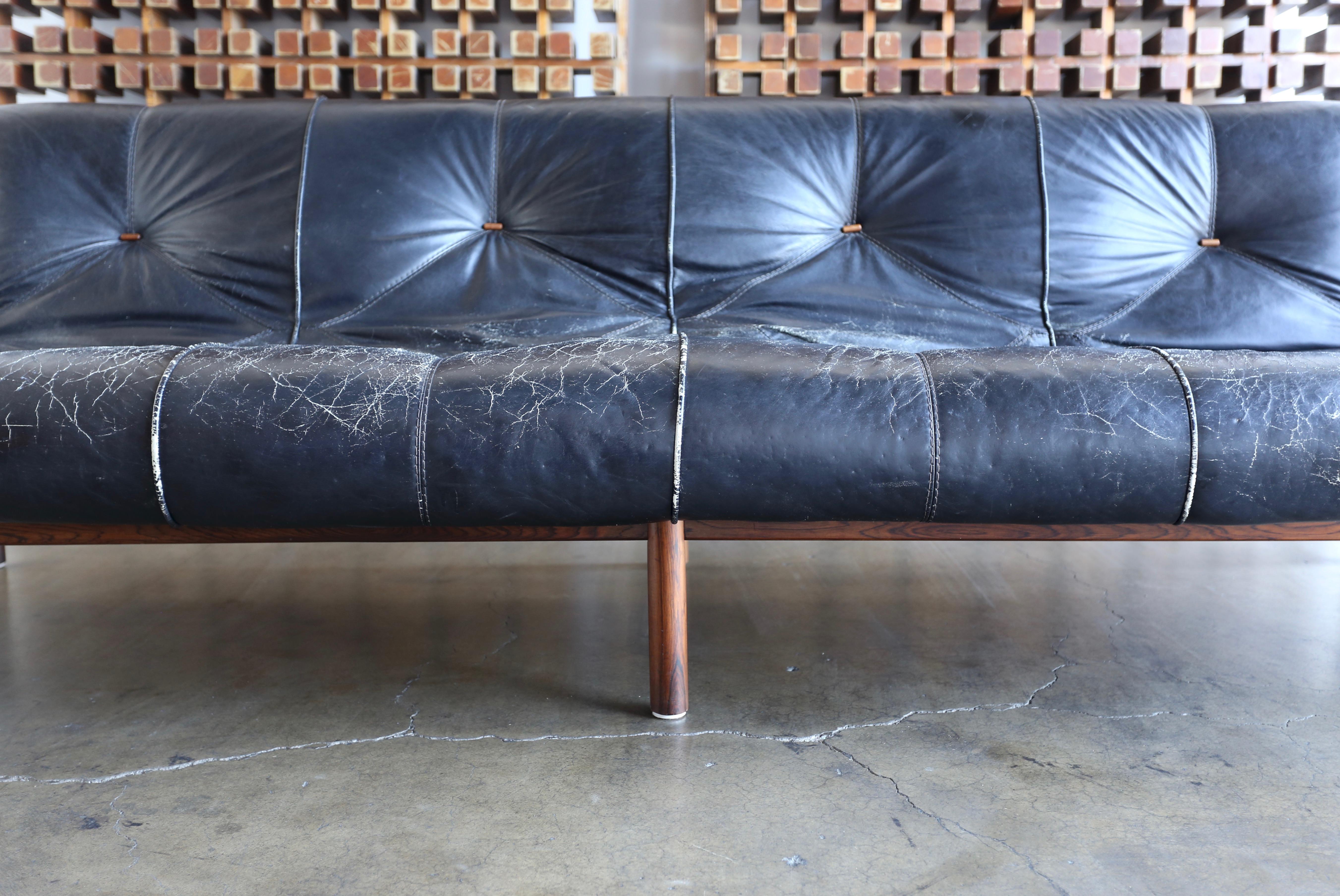 Brazilian Rosewood and Leather Sofa by Percival Lafer 5