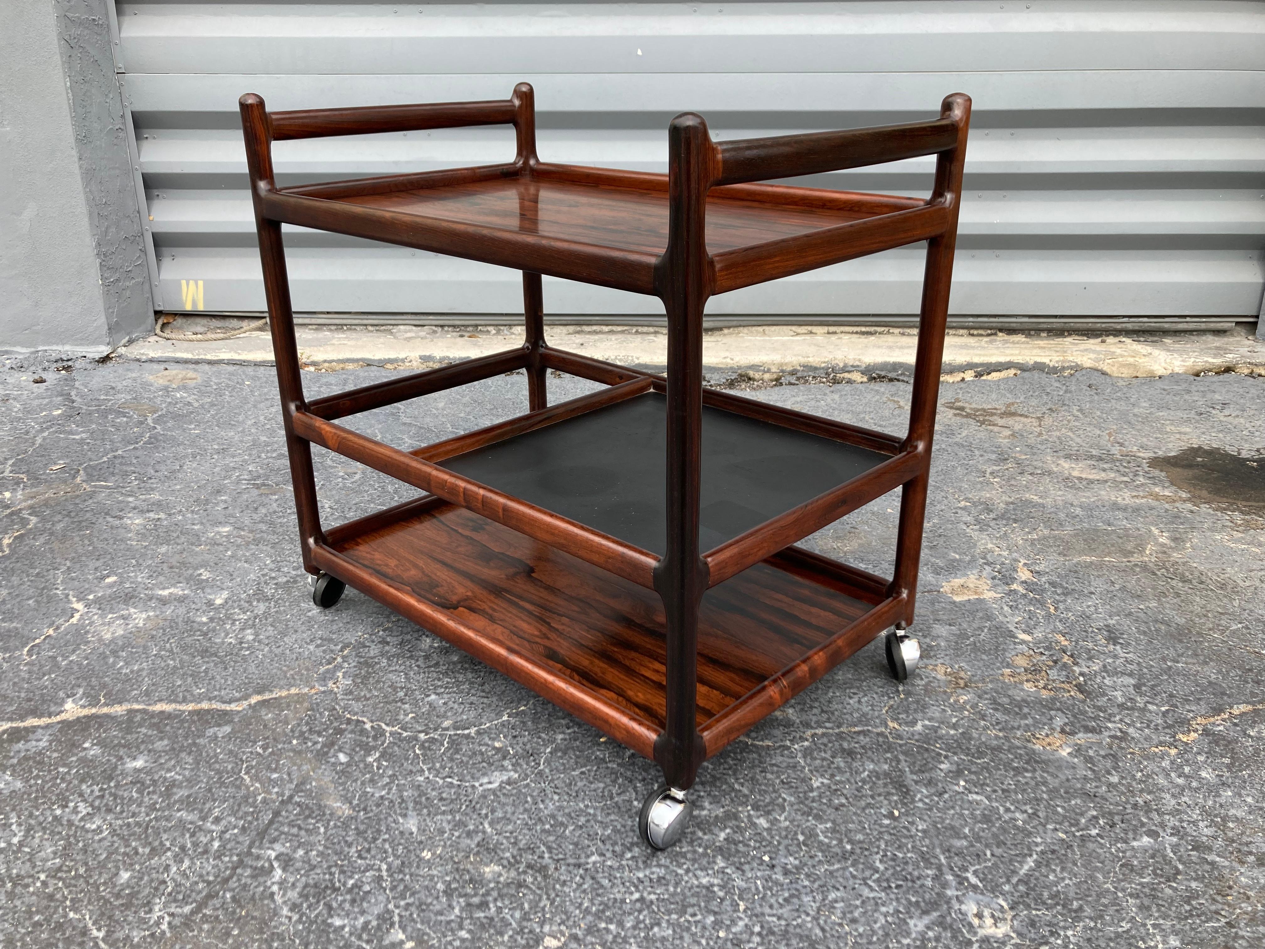 You may not need a bar cart but you do need this wood in your life :-)
Beautiful Rosewood bar cart by CFC Silkeborg in Denmark.