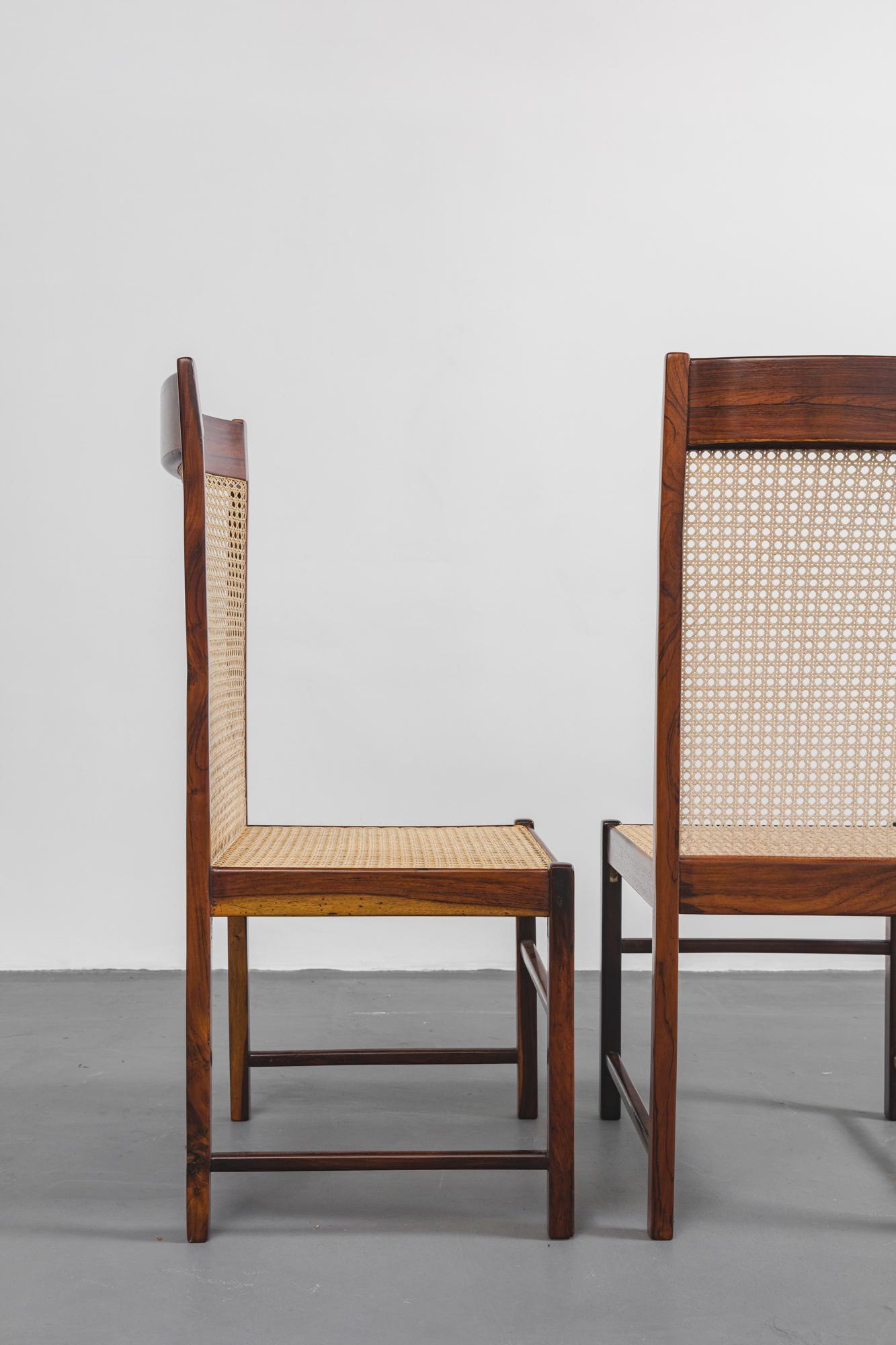 Brasilianische Palisanderstühle von FAI 'Fatima Arquitetura Interiores' (Moderne der Mitte des Jahrhunderts) im Angebot