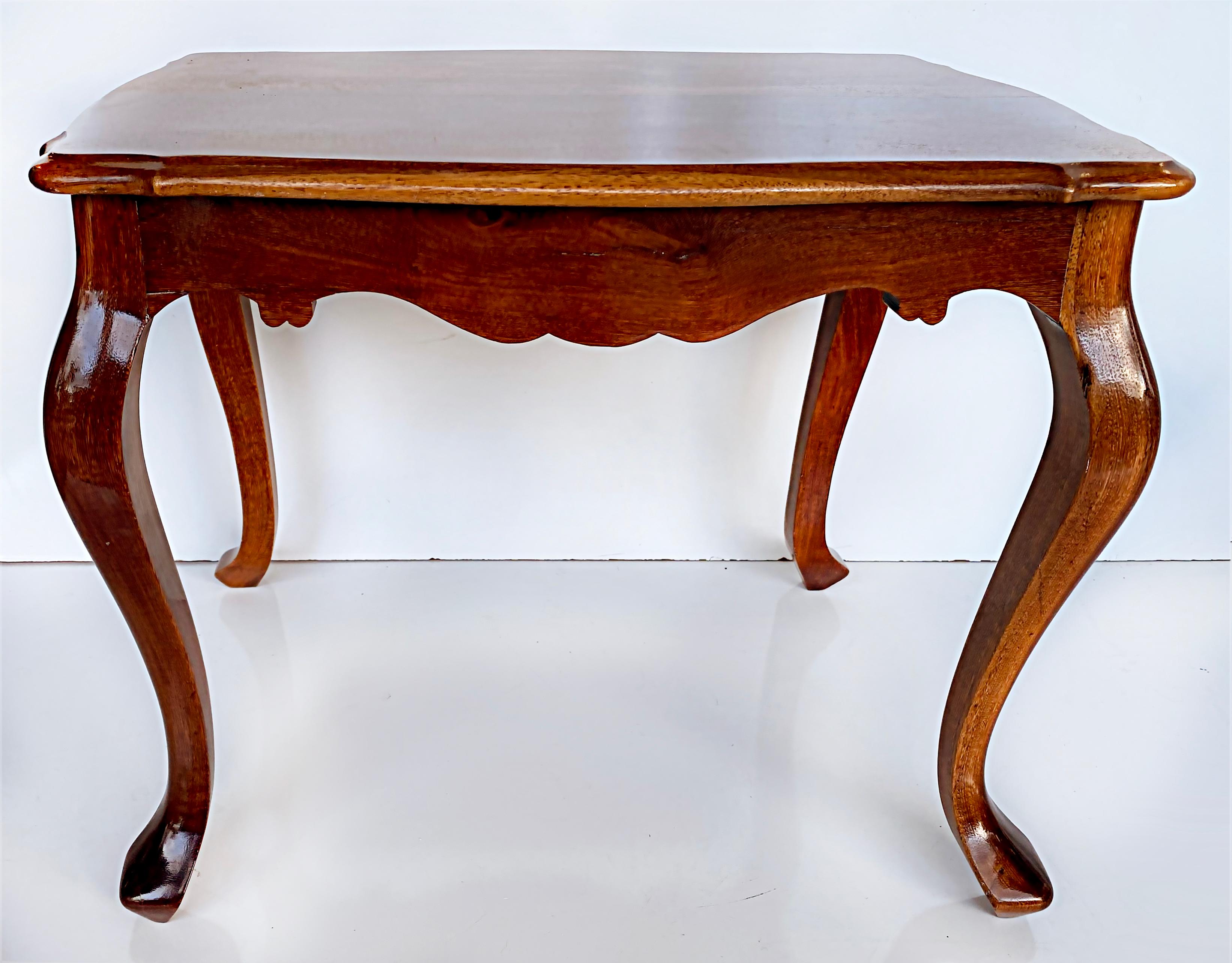 Brazilian Rosewood Chippendale Style Mid-century Side Table Beautifully Restored For Sale 1