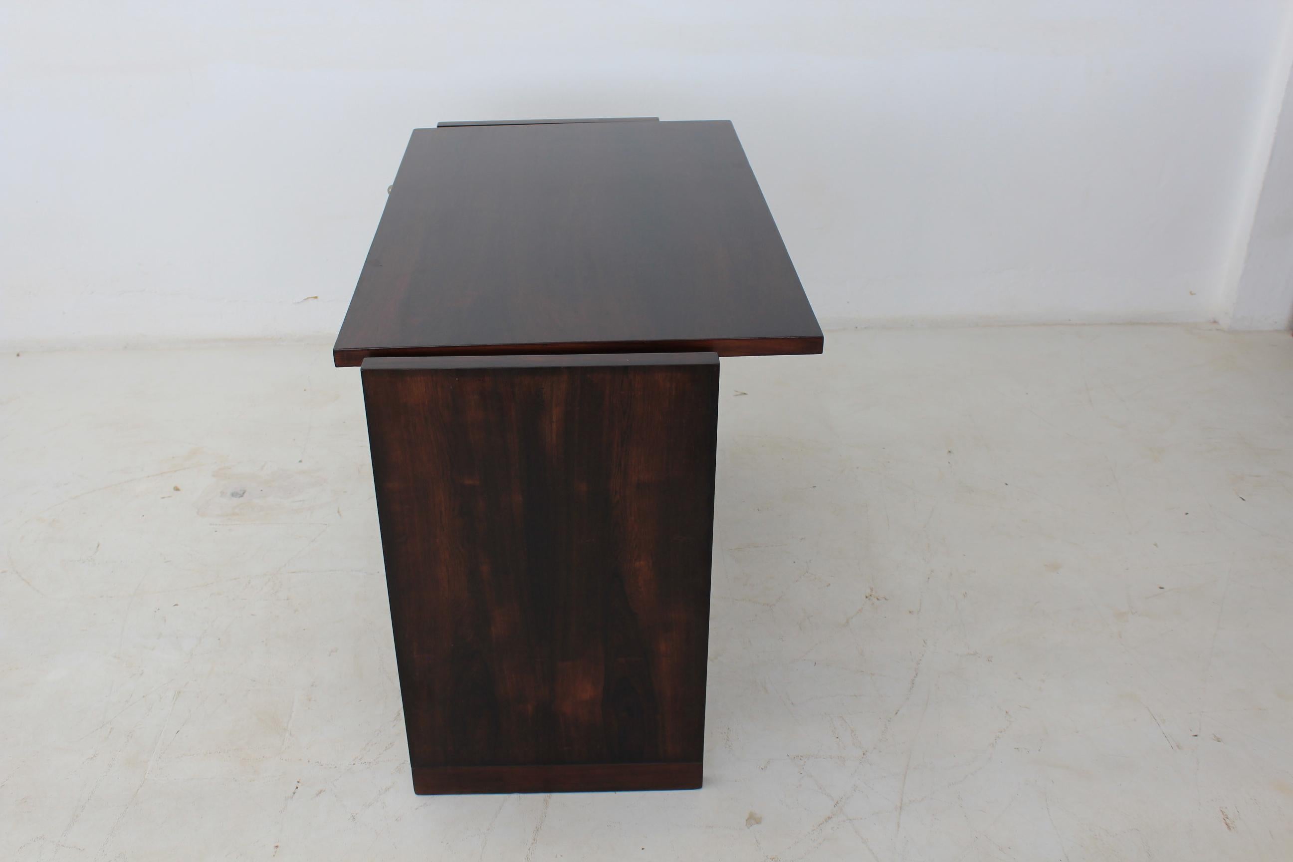 20th Century Brazilian Rosewood Desk in the Style of Joaquim Tenreiro For Sale