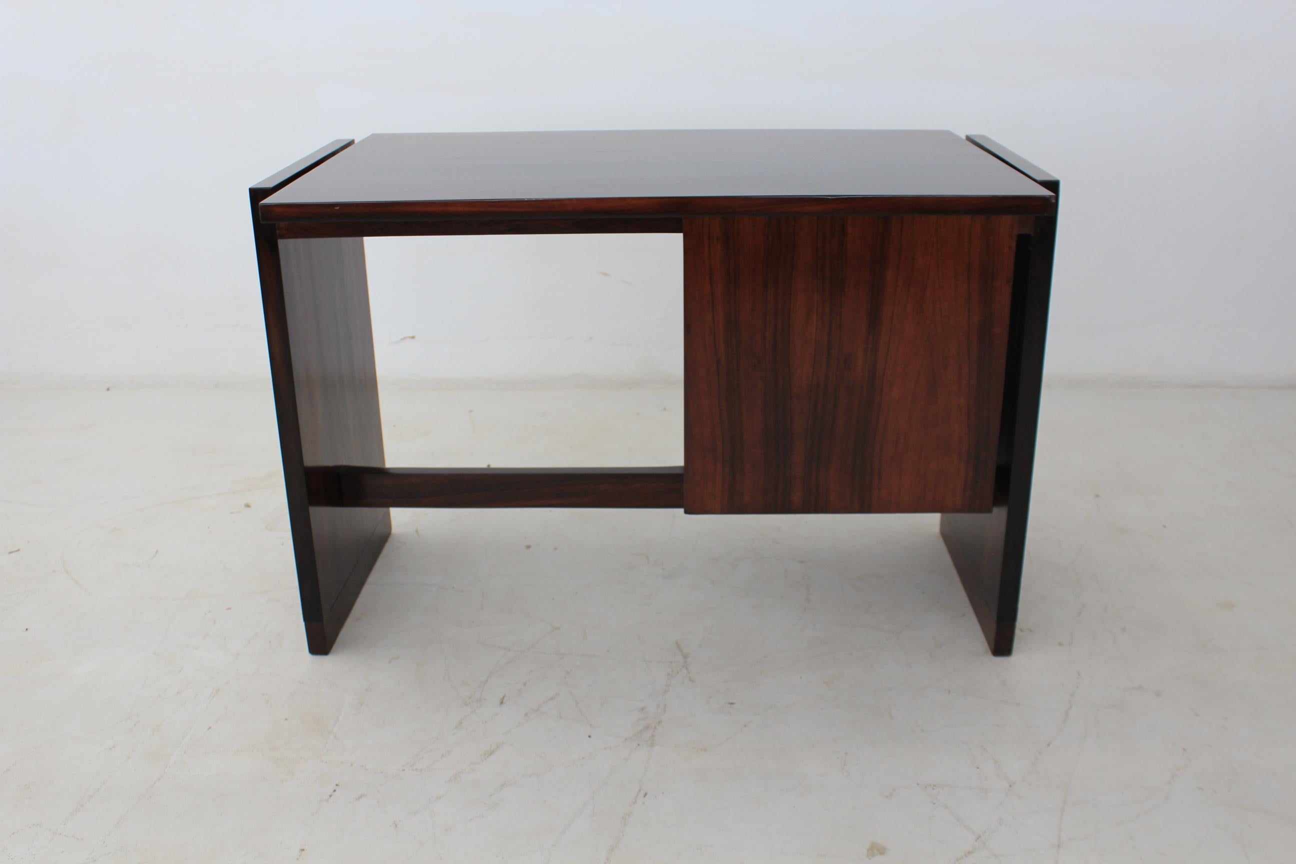 Brazilian Rosewood Desk in the Style of Joaquim Tenreiro For Sale 2