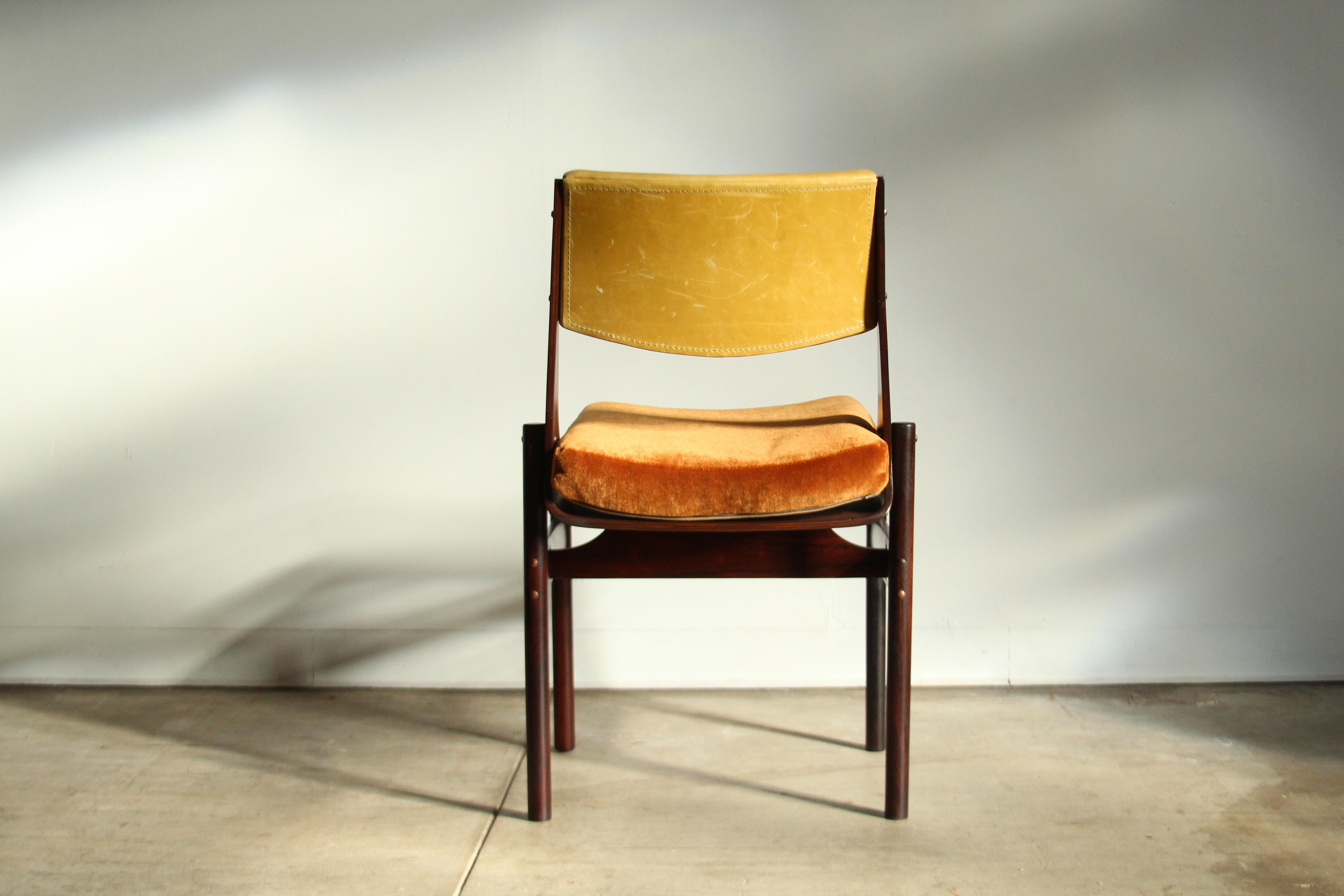 Brazilian Rosewood Dining Chairs Attributed to Jorge Zalszupin, 1950s 6