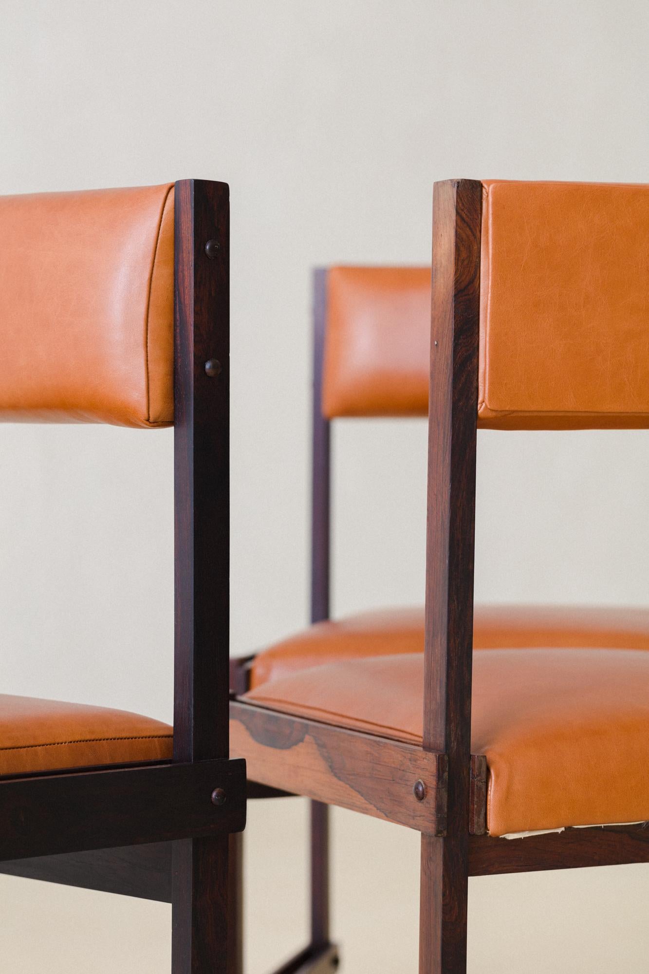 Brazilian Rosewood Dining Chairs by FAI 'Fatima Arquitetura Interiores', 1960s For Sale 10