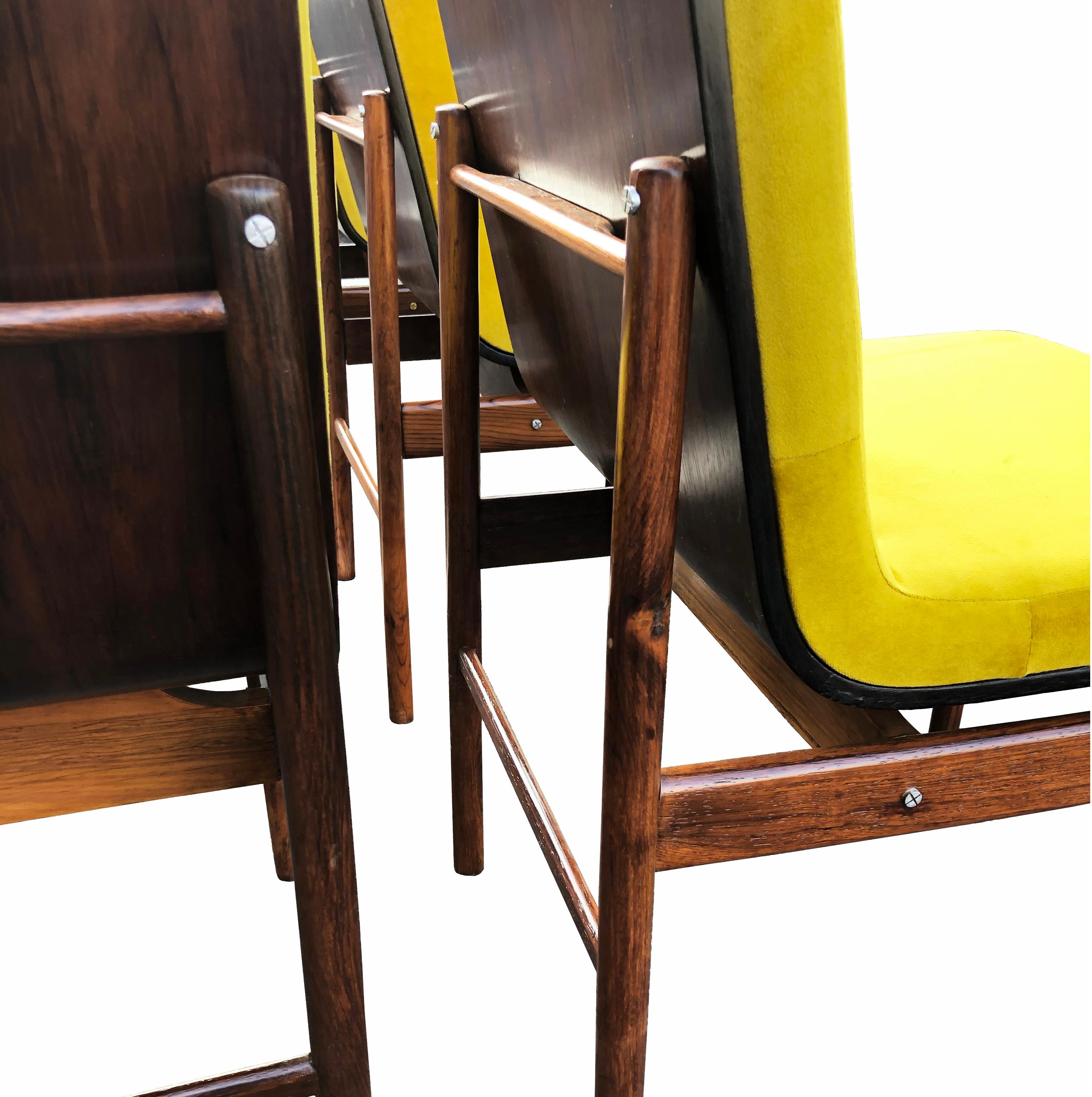 Mid-Century Modern Chaises de salle à manger brésiliennes par Novo Rumo, lot de 8