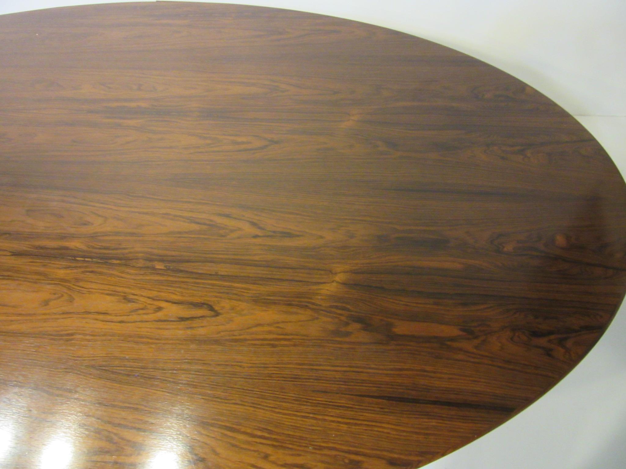 Mid-Century Modern Brazilian Rosewood Large Oval Dining Table by Florence Knoll for Knoll 