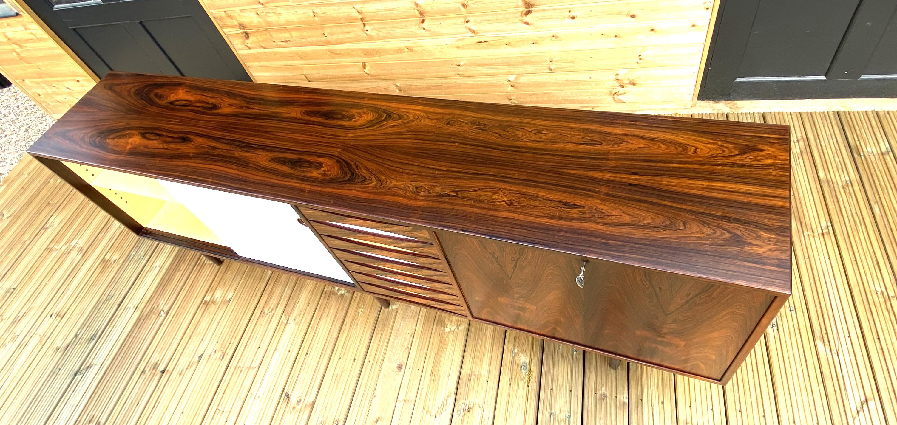 Brazilian Rosewood Sideboard Model 29A by Arne Vodder for Sibast In Excellent Condition In Little Burstead, Essex