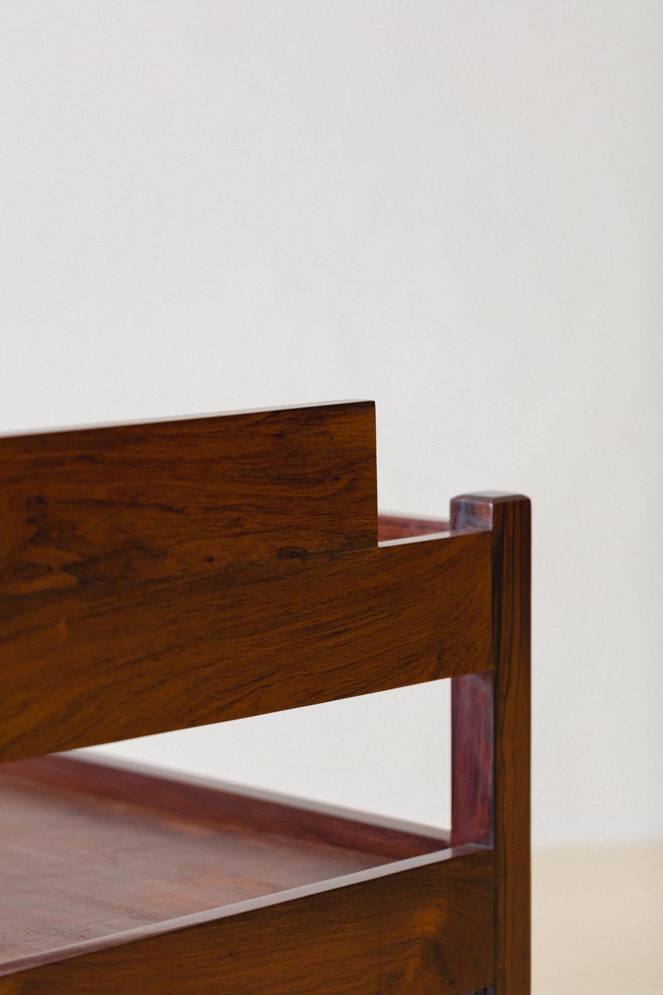 Canapé en bois de rose brésilien par Celina Decorações, design brésilien du milieu du siècle, années 1960 en vente 11