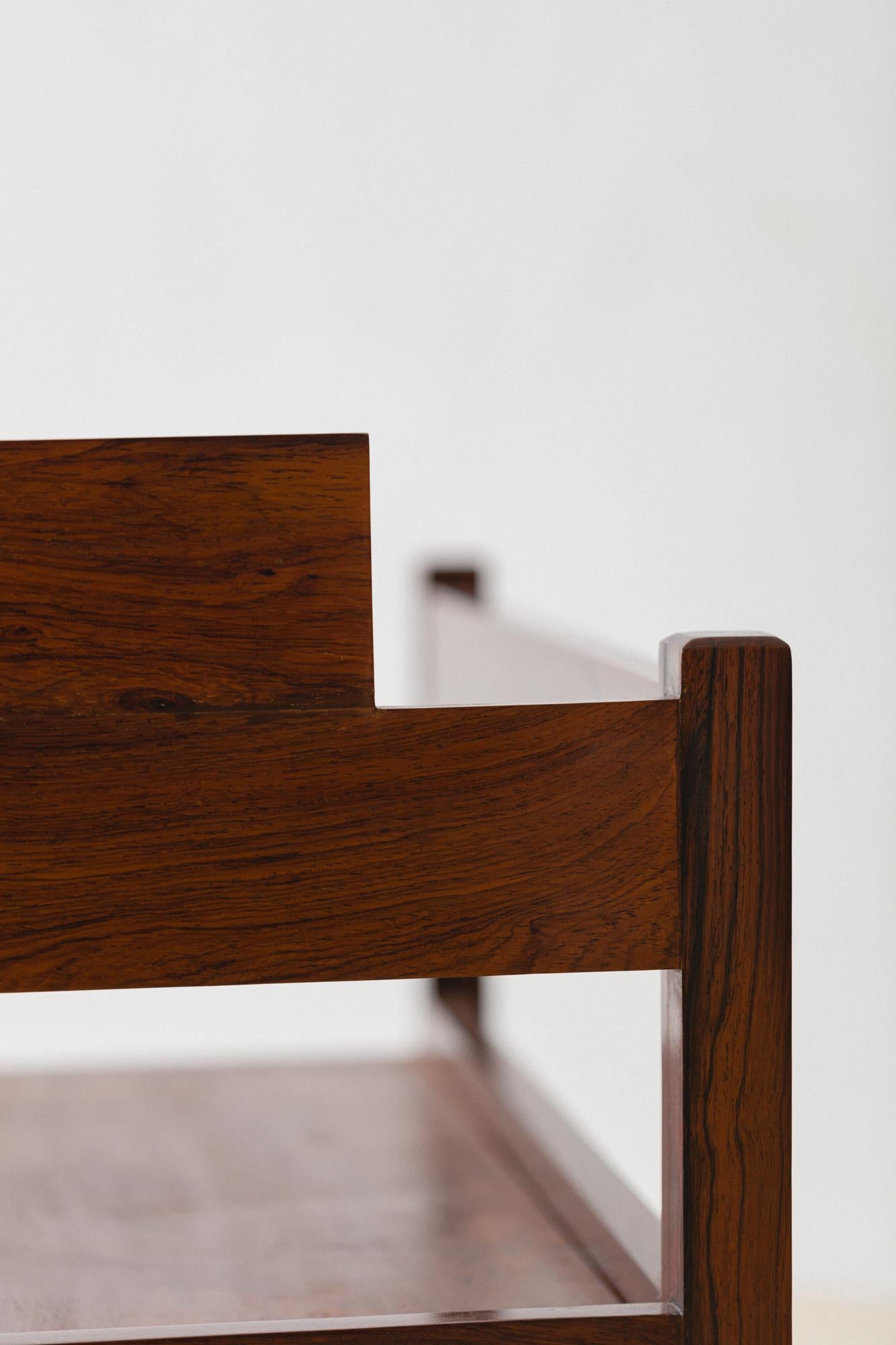 Canapé en bois de rose brésilien par Celina Decorações, design brésilien du milieu du siècle, années 1960 en vente 12