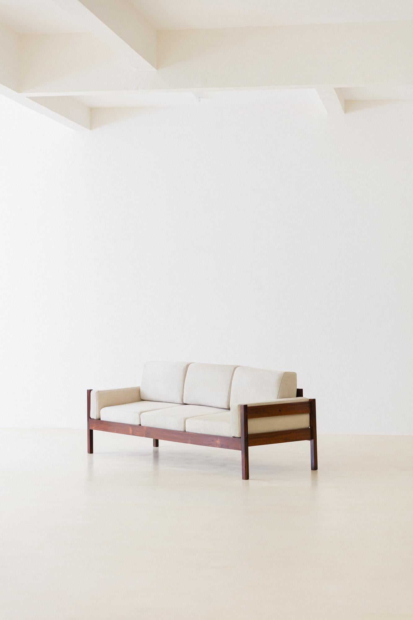 Mid-Century Modern Canapé en bois de rose brésilien par Celina Decorações, design brésilien du milieu du siècle, années 1960 en vente