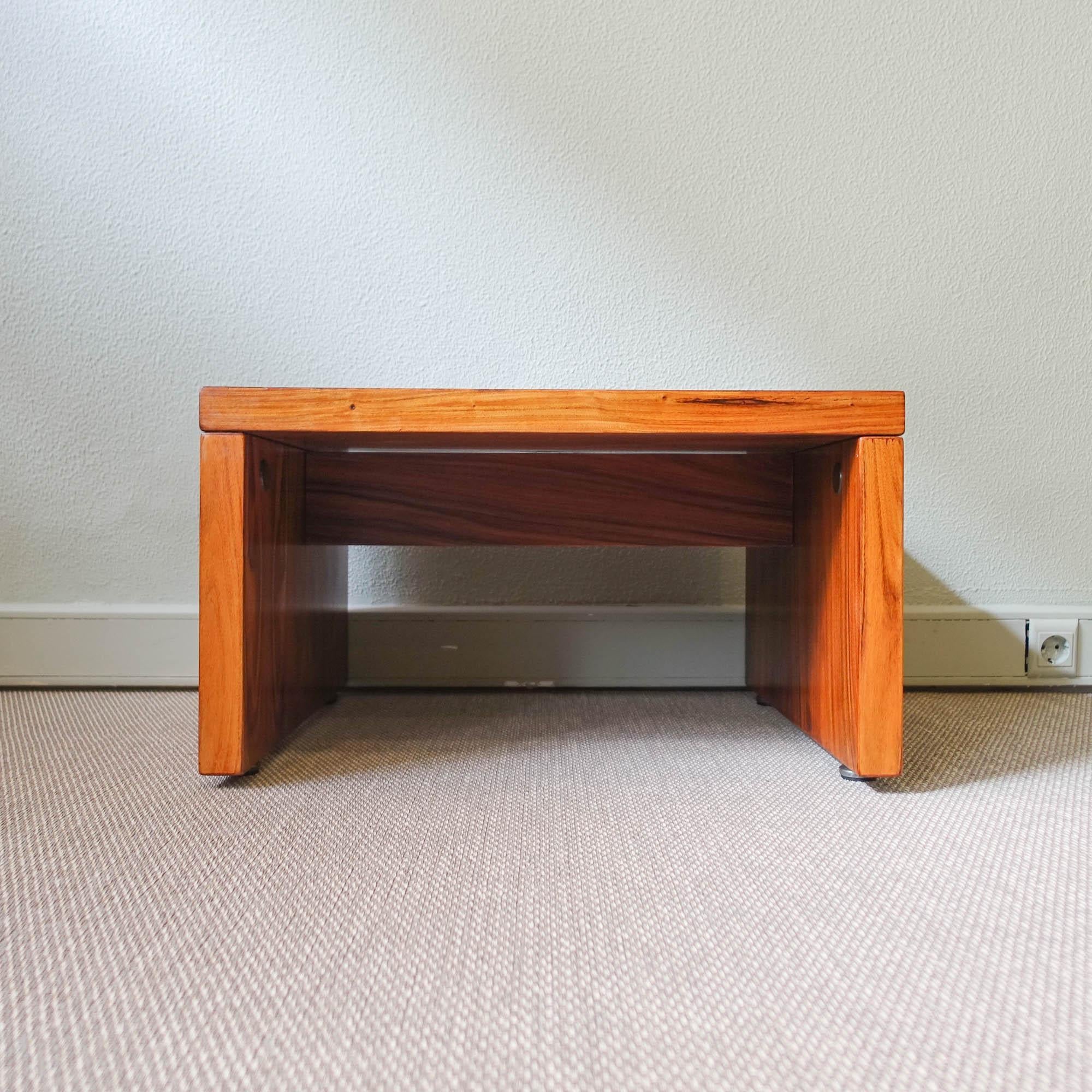 Brasilianischer Palisander-Beistelltisch von Sergio Rodrigues für OCA, 1970er Jahre (Rosenholz)