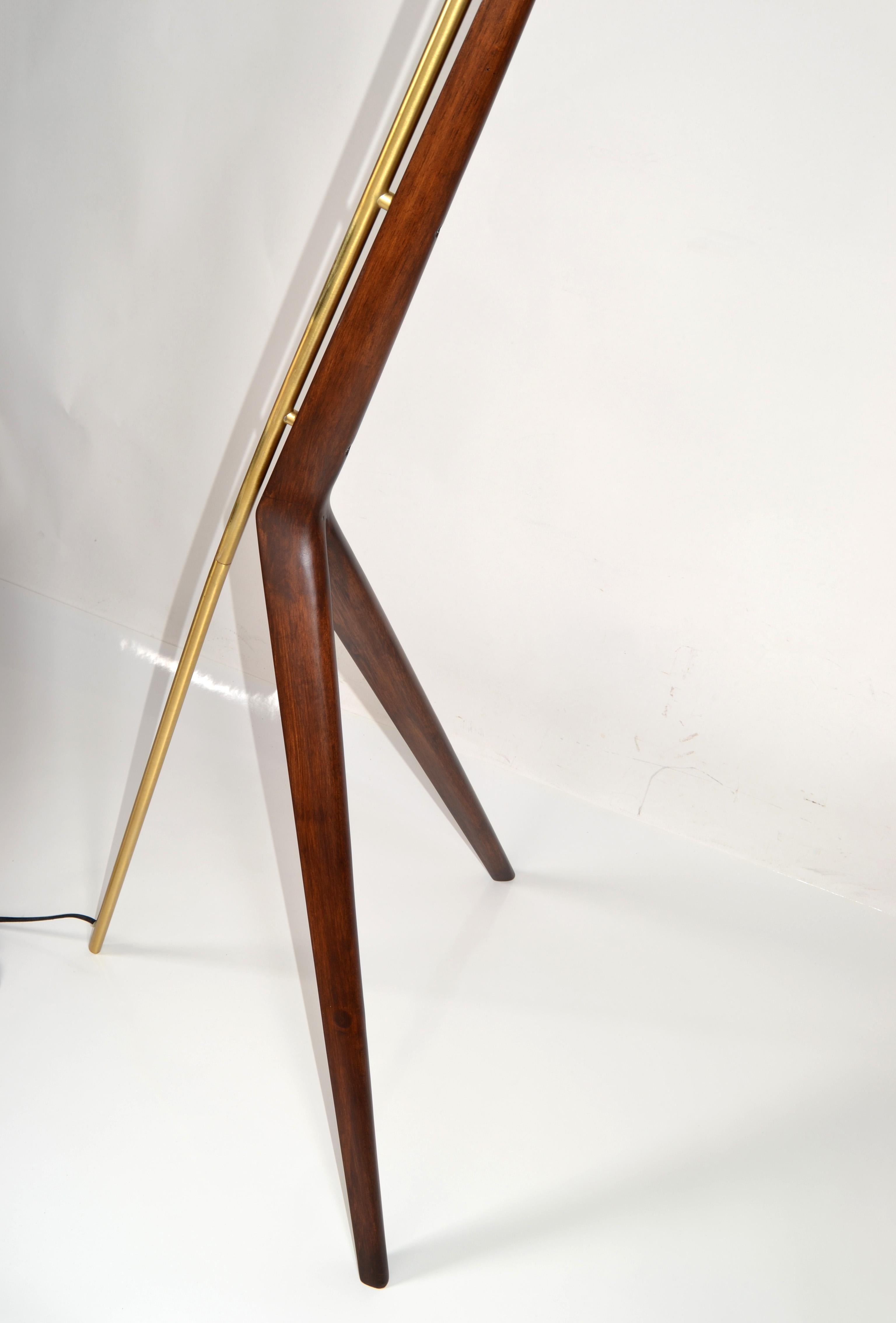 Brazilian Sculptural Walnut Brass Geometric Tripod Floor Lamp Mid-Century Modern For Sale 4