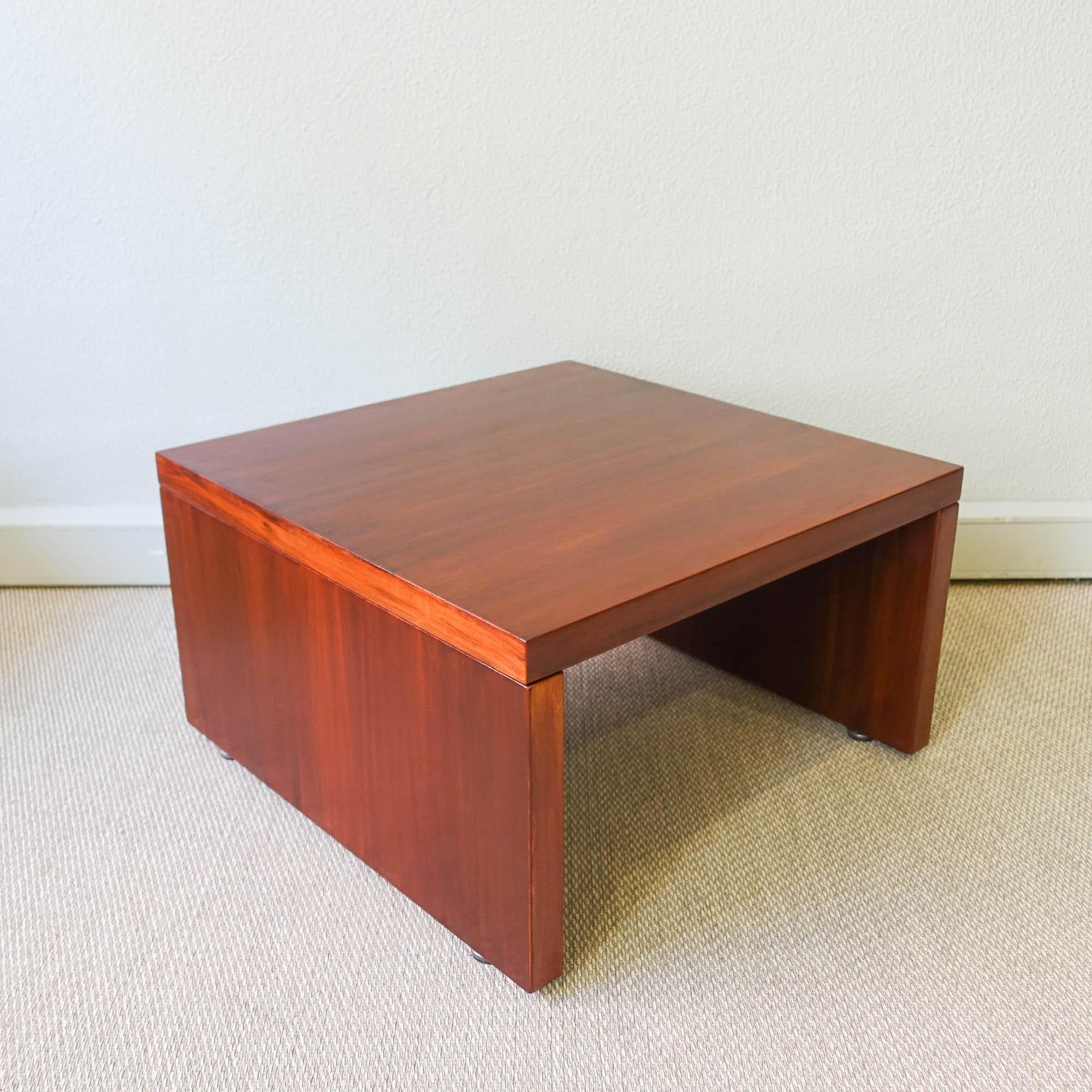 Brazilian Side Table by Sergio Rodrigues for OCA, 1970's In Good Condition For Sale In Lisboa, PT