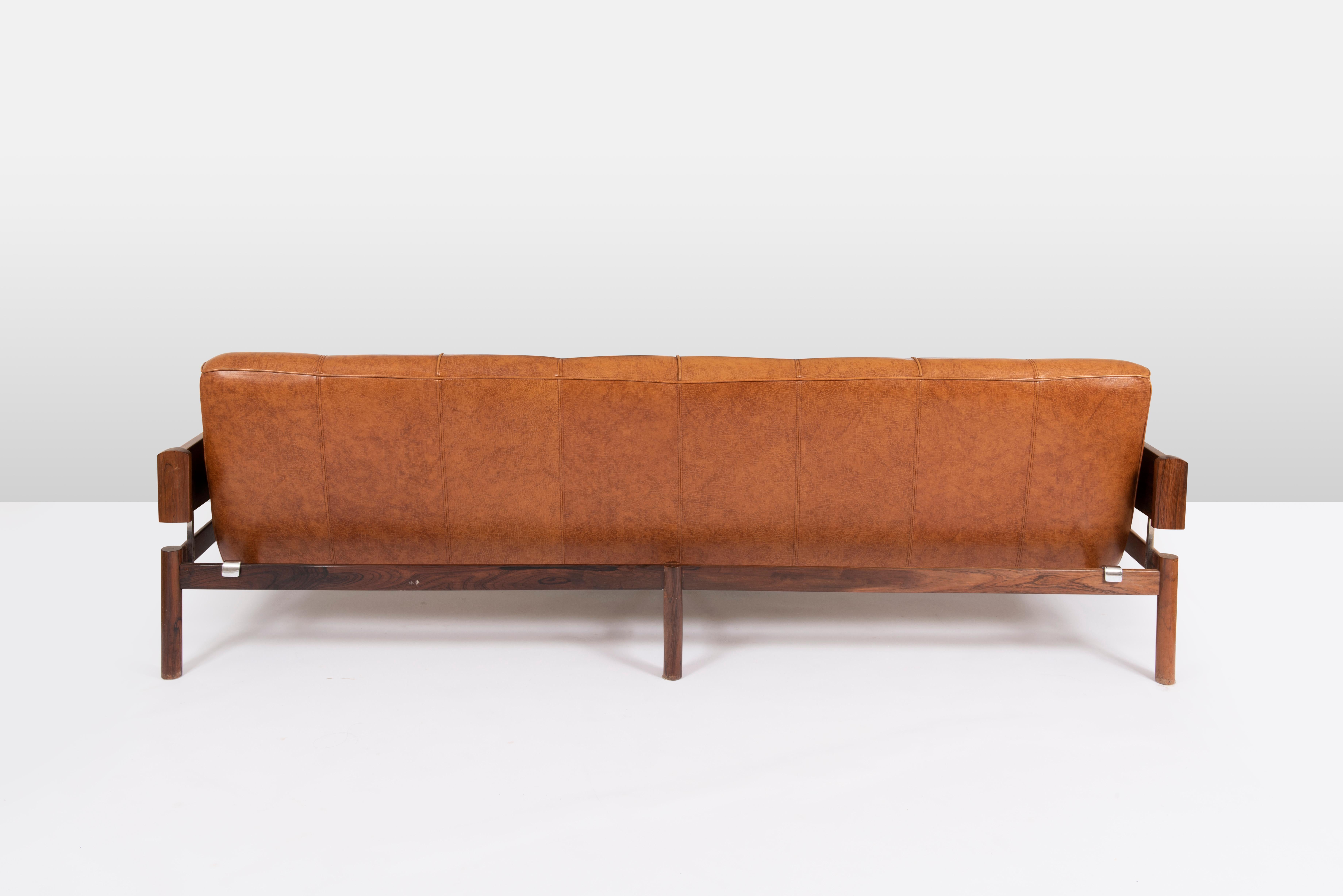 Brazilian Modern Sofa, Percival Lafer 1960's In Good Condition For Sale In Uccle, BE