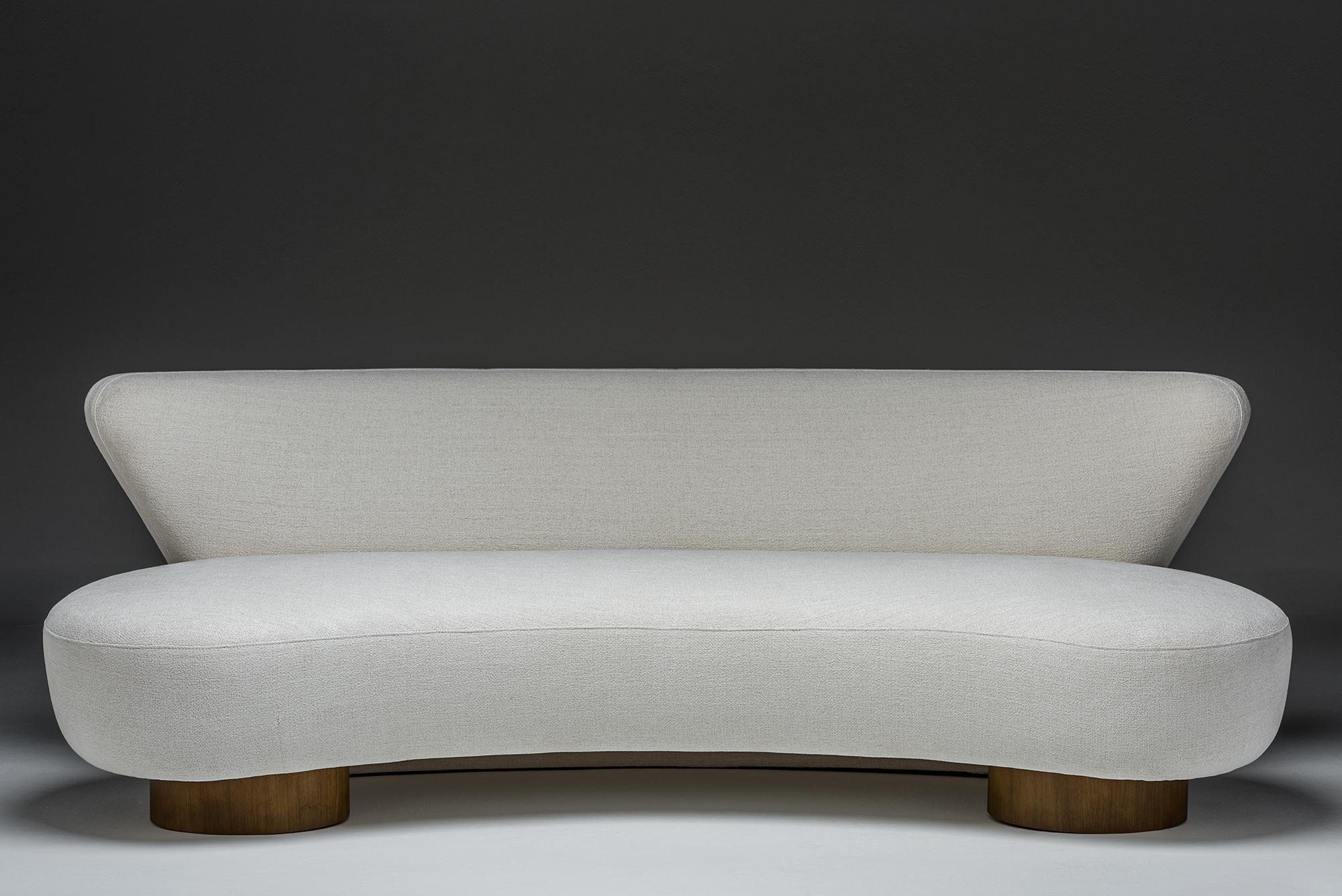 Modern Espaldar Sofa by Juliana Lima Vasconcellos and Matheus Barreto on Wooden Base For Sale