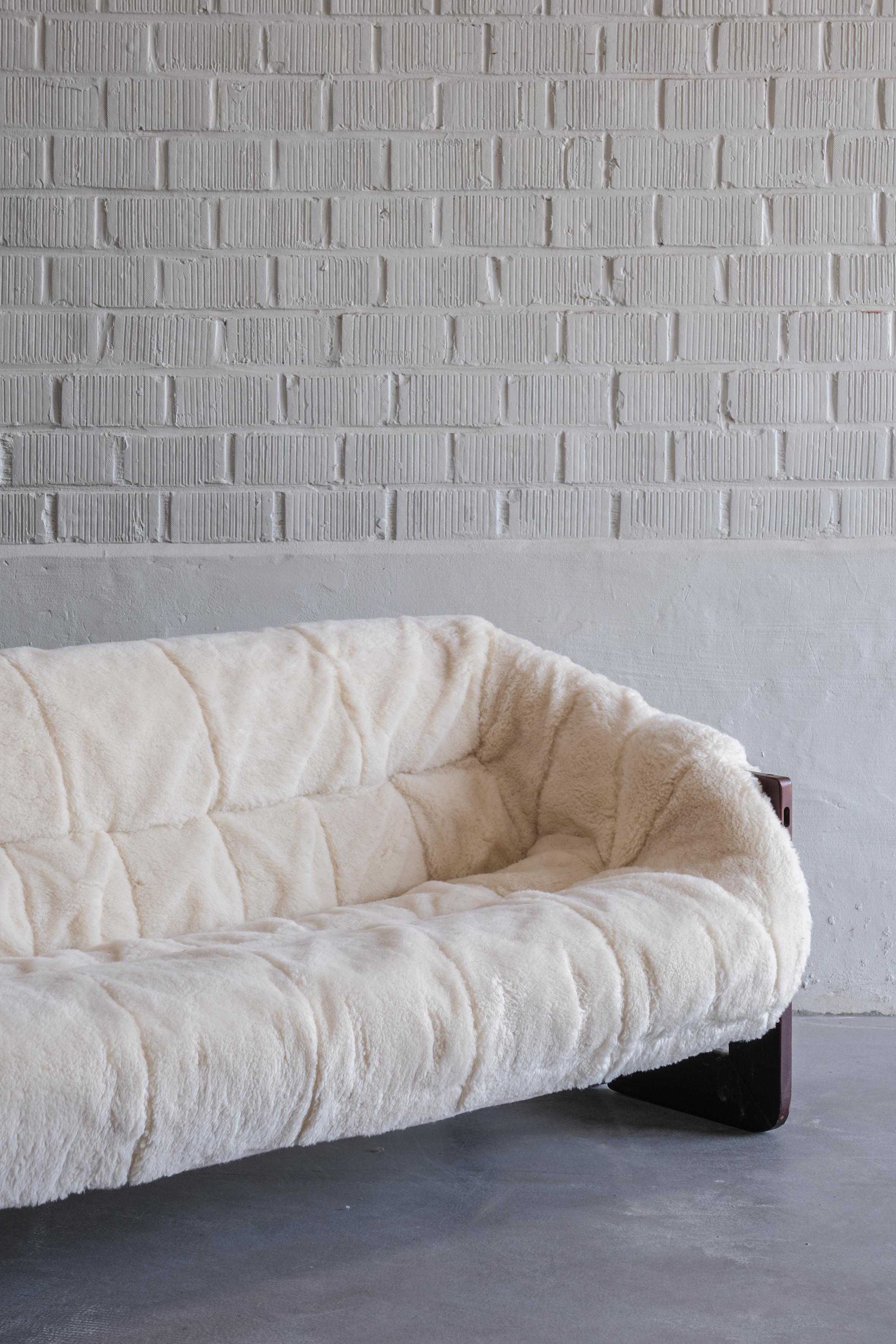 Mid-Century Modern Brazilian sofa by Percival Lafer model MP097 Wool upholstery