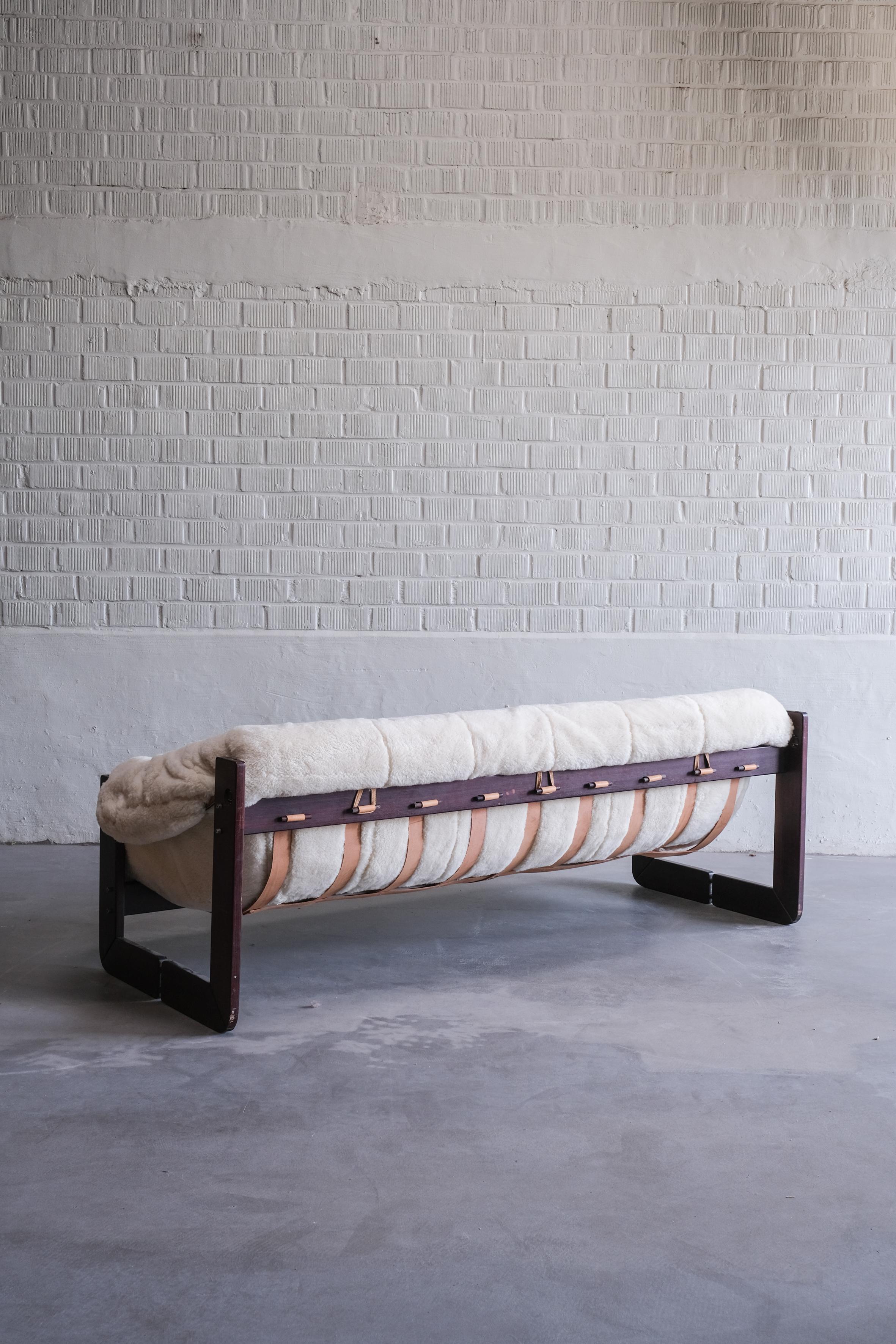 Brasilianisches Sofa von Percival Lafer, Modell MP097, Wollpolsterung im Zustand „Hervorragend“ im Angebot in Zandhoven, BE