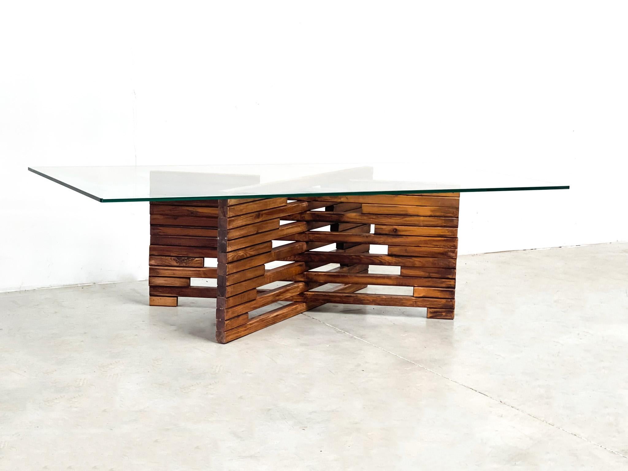 Brazilian style coffee table In Good Condition For Sale In Nijlen, VAN