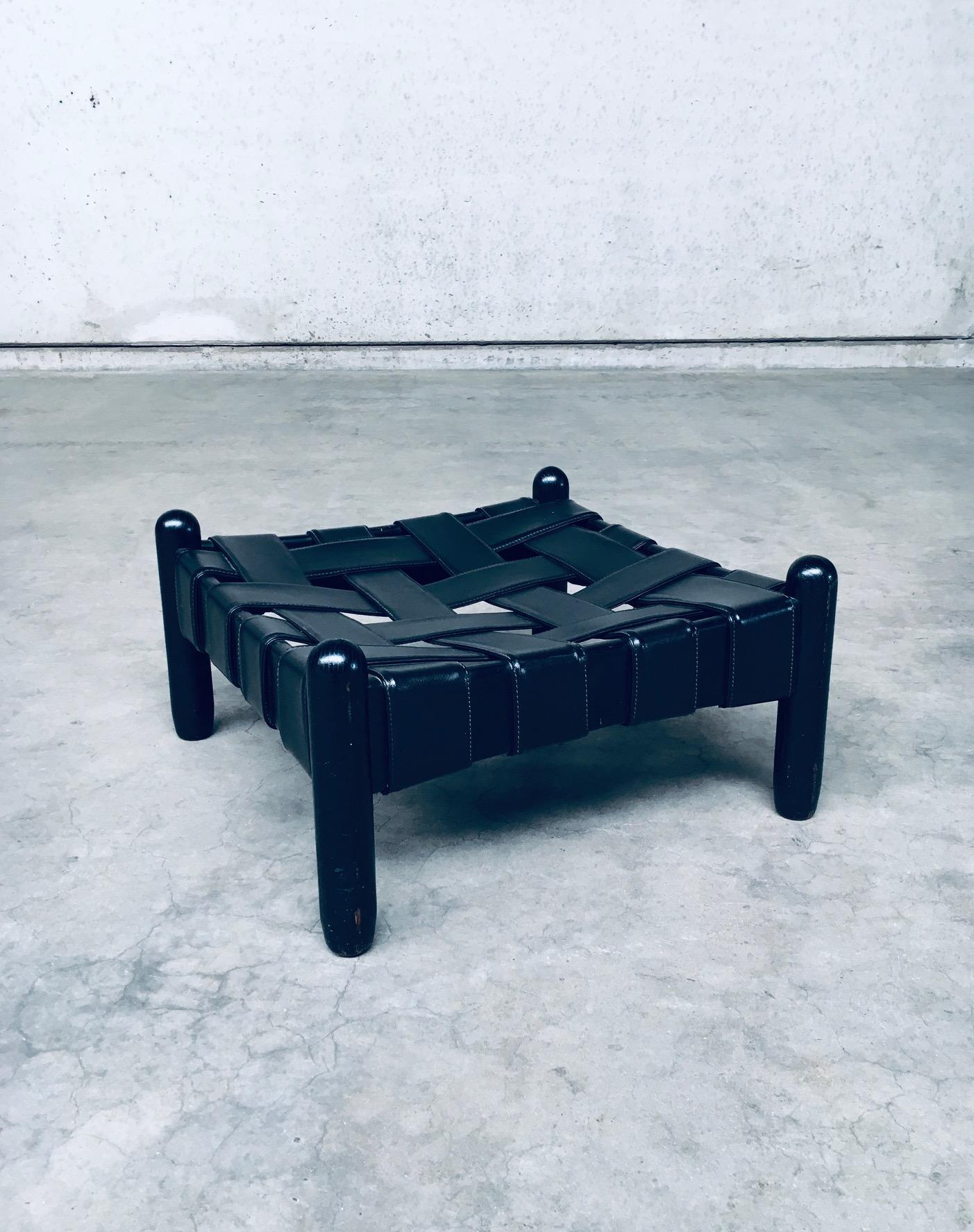 Brazilian Style Design Schwarz gebeiztes Holz & Leder Hocker Hocker (Gebeizt) im Angebot