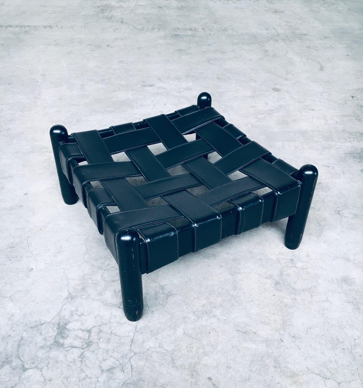 Brazilian Style Design Schwarz gebeiztes Holz & Leder Hocker Hocker (Ende des 20. Jahrhunderts) im Angebot